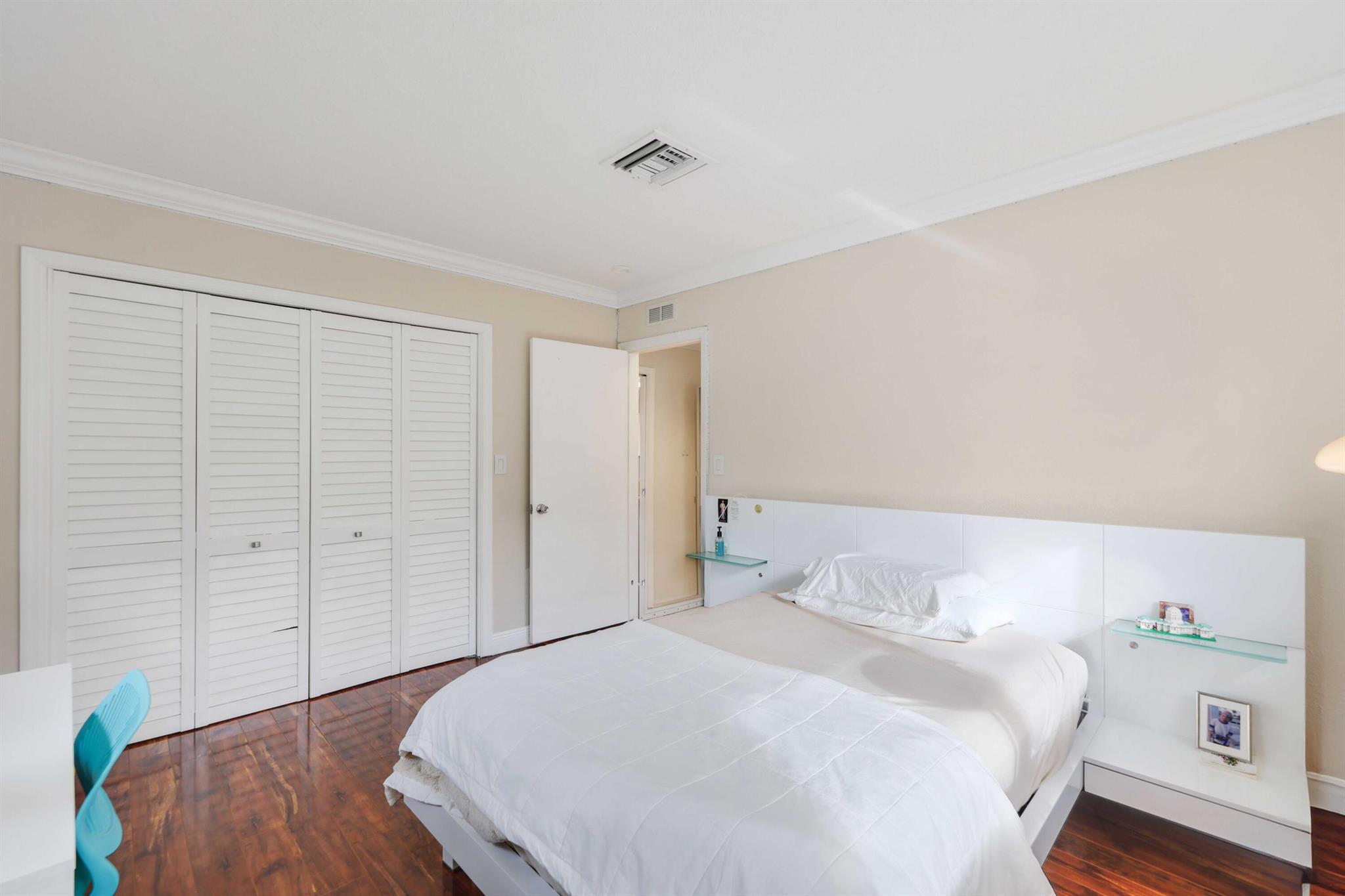 VENETIAN ISLES 3RD SEC - Residential