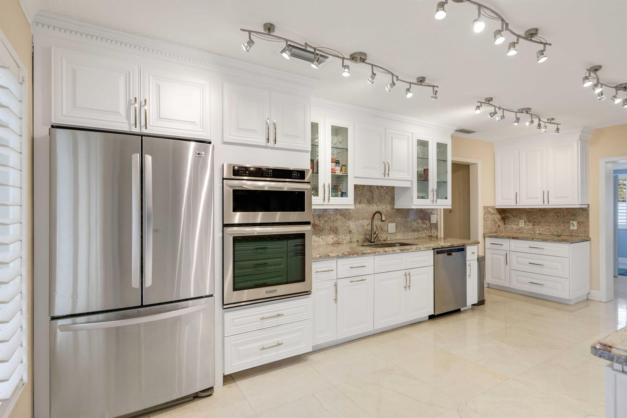 VENETIAN ISLES 3RD SEC - Residential