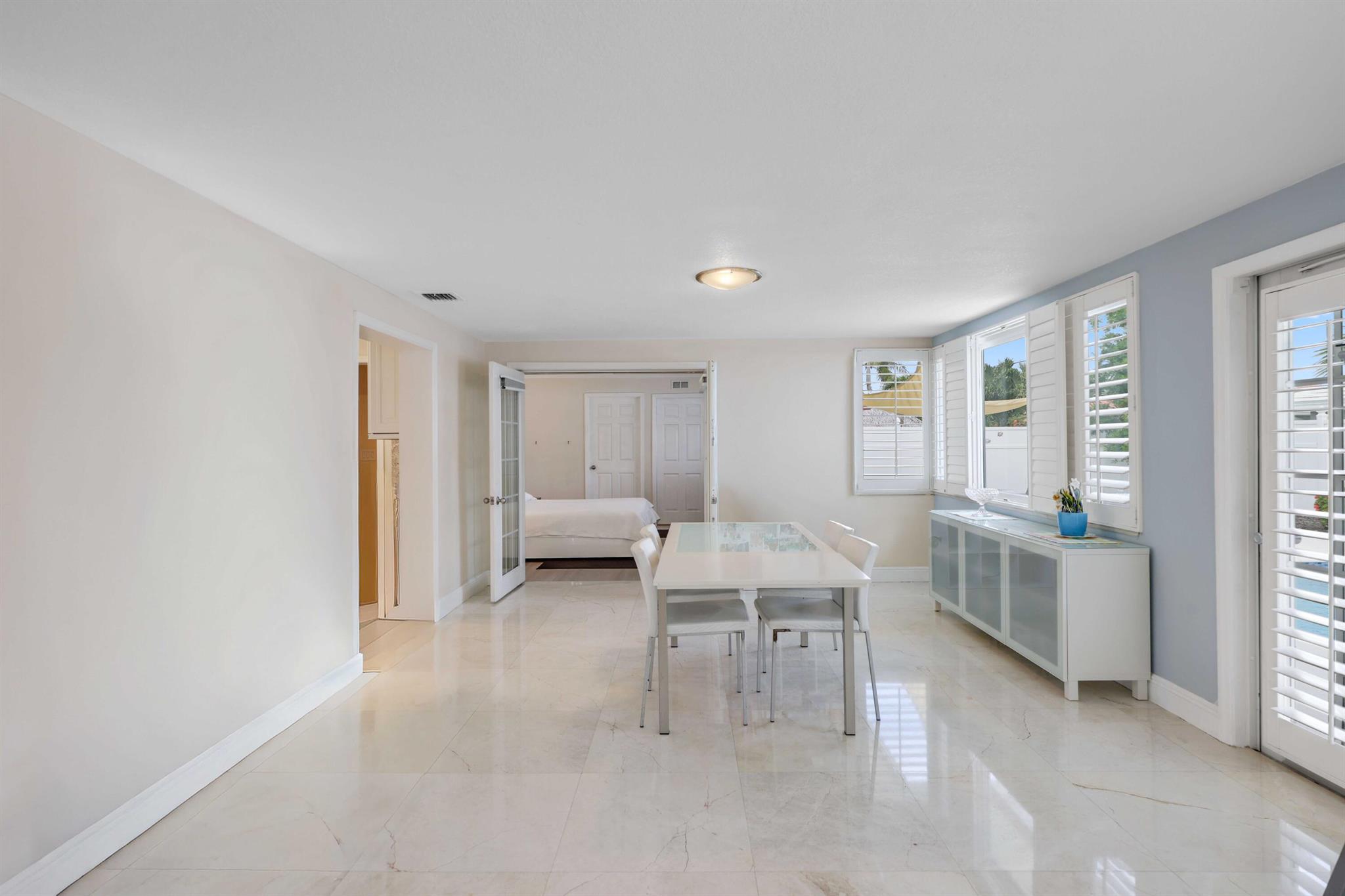 VENETIAN ISLES 3RD SEC - Residential