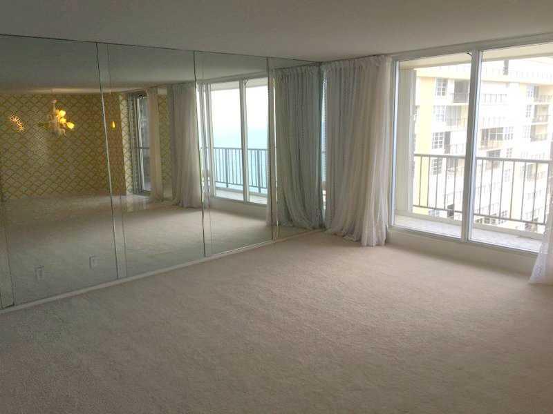 PLAZA SOUTH - Residential