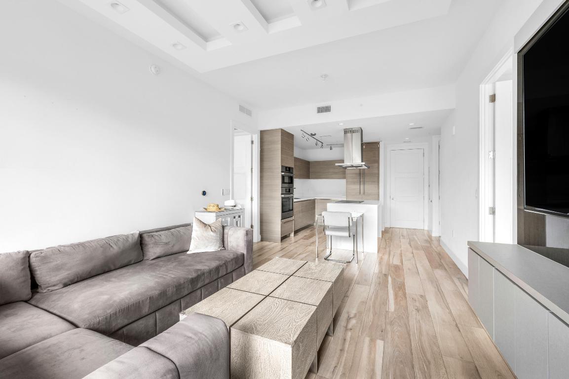 TOWER 155 - Residential Lease