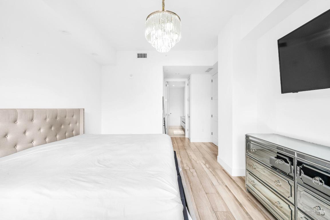 TOWER 155 - Residential Lease