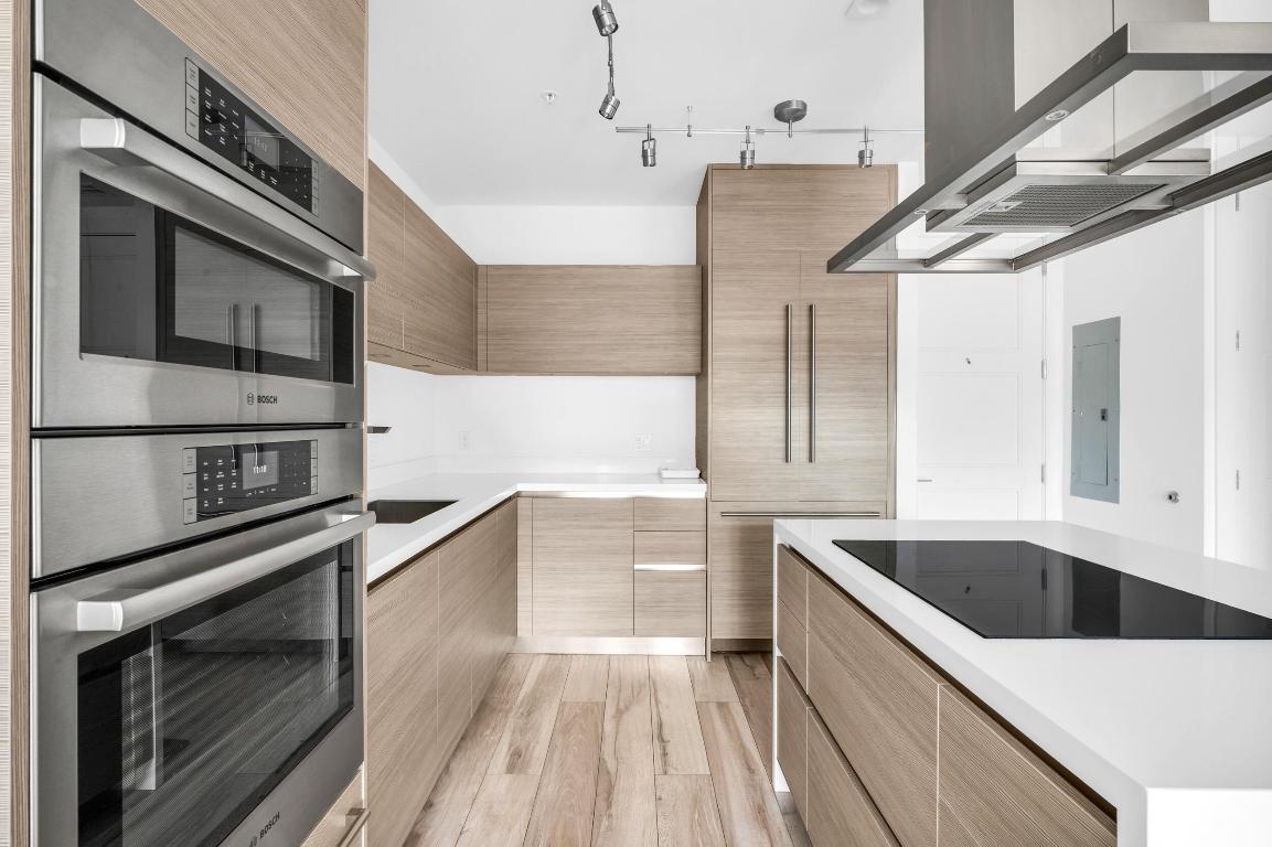 TOWER 155 - Residential Lease