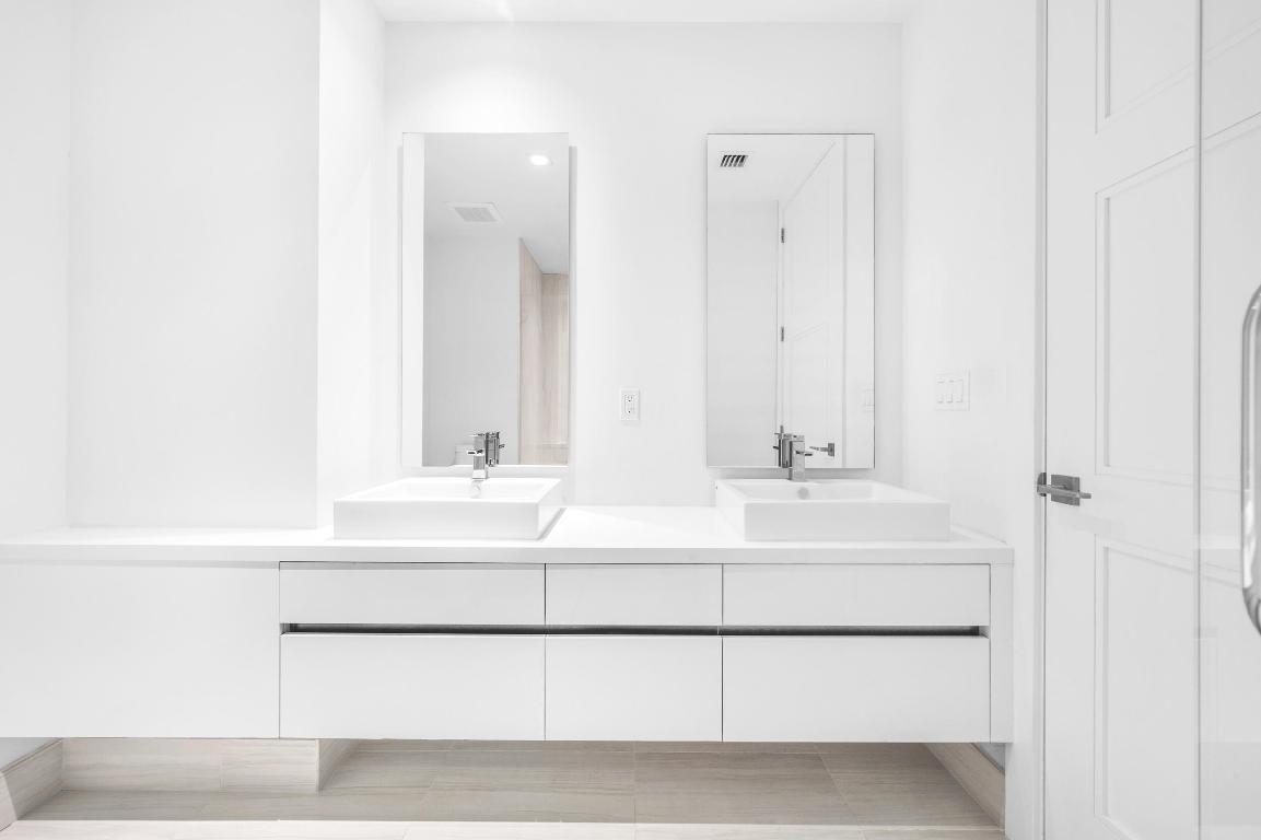 TOWER 155 - Residential Lease