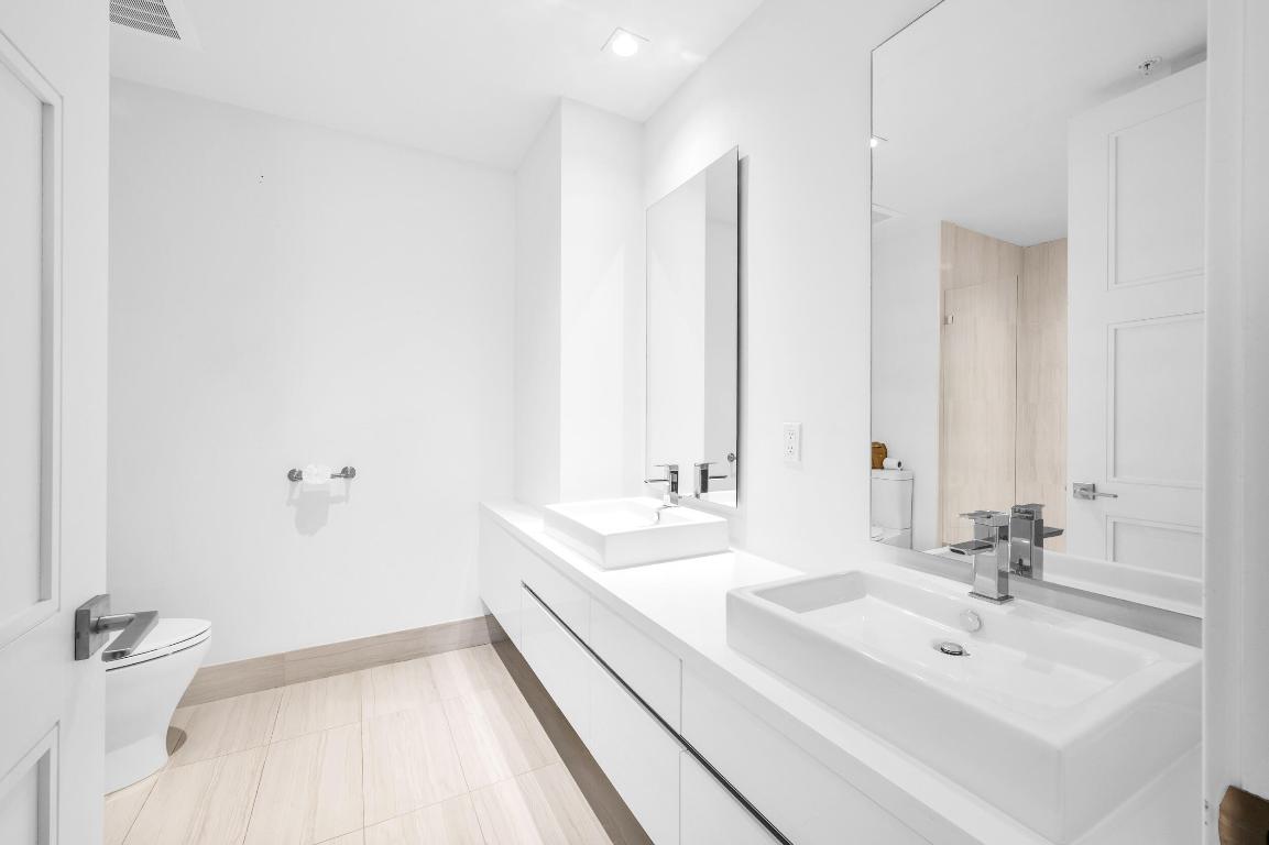 TOWER 155 - Residential Lease