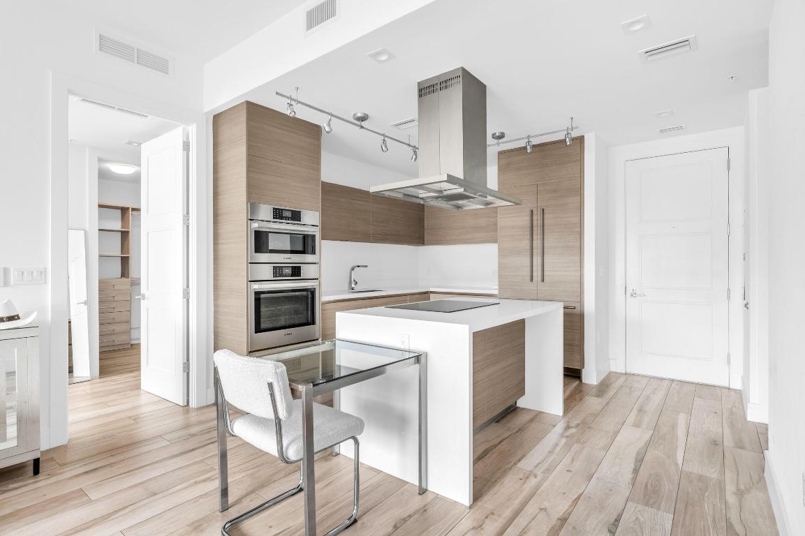 TOWER 155 - Residential Lease