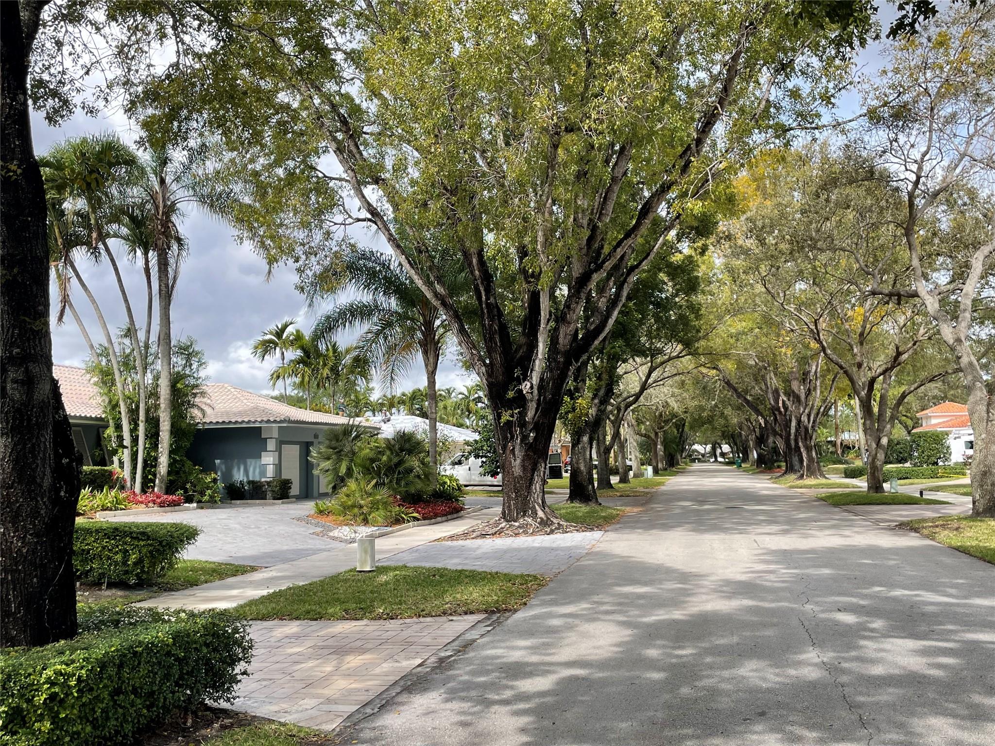 Miami Lakes Loch Lomond - Residential