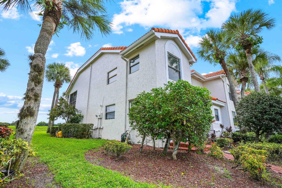 10910 Lakemore Lane 201