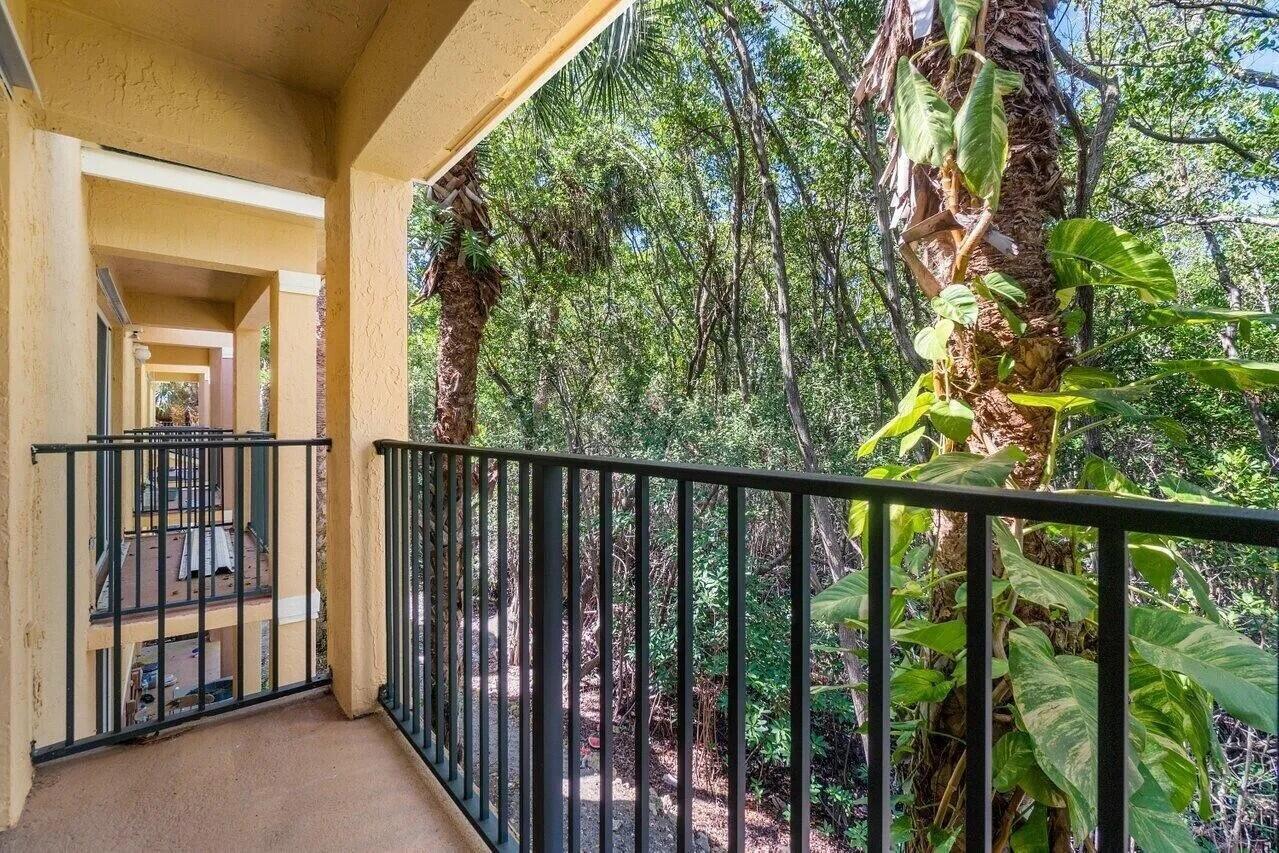 HYPOLUXOS MARINERS CAY CONDO - Residential
