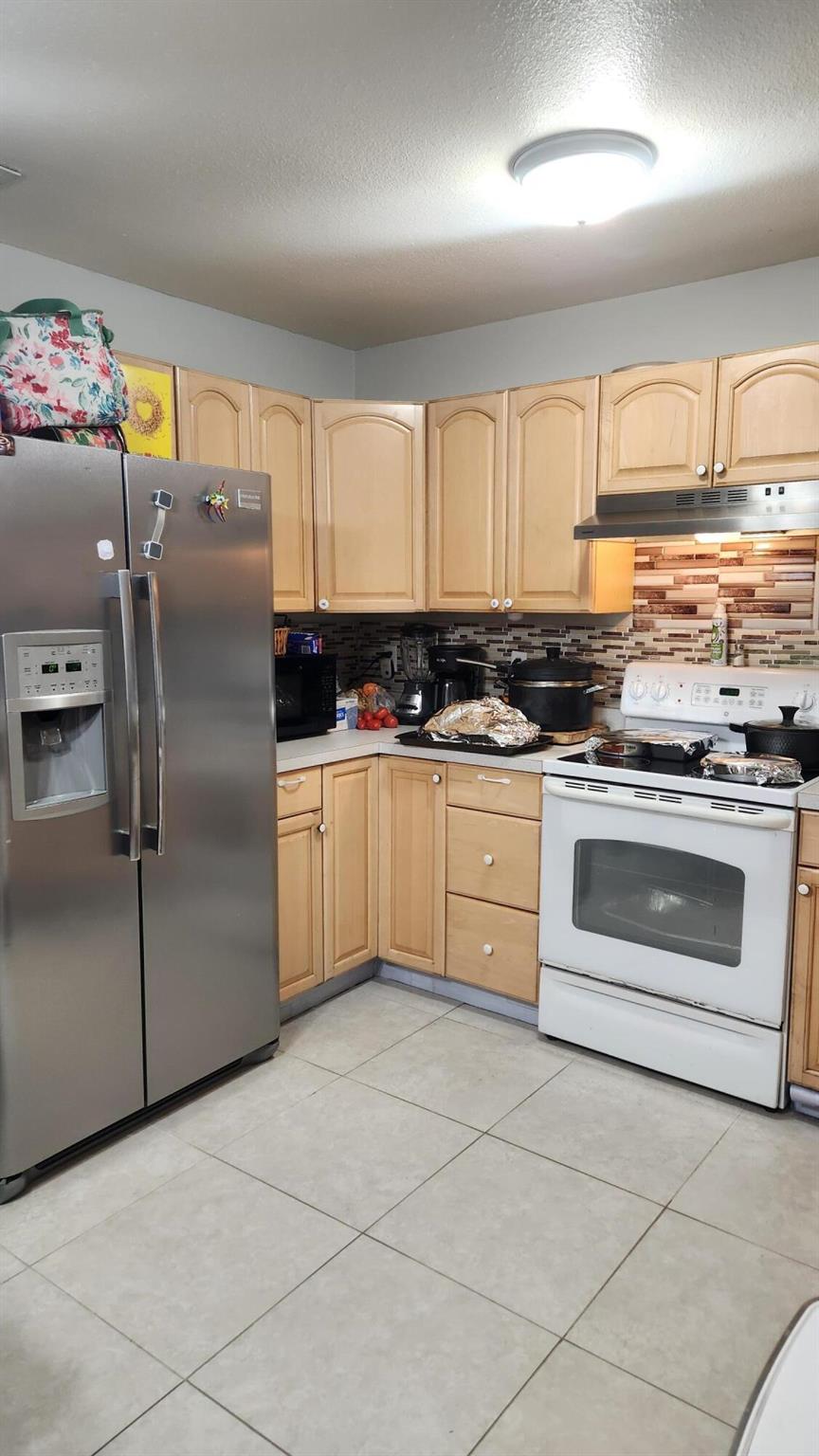 PORT ST LUCIE SECTION 30 - Residential Lease