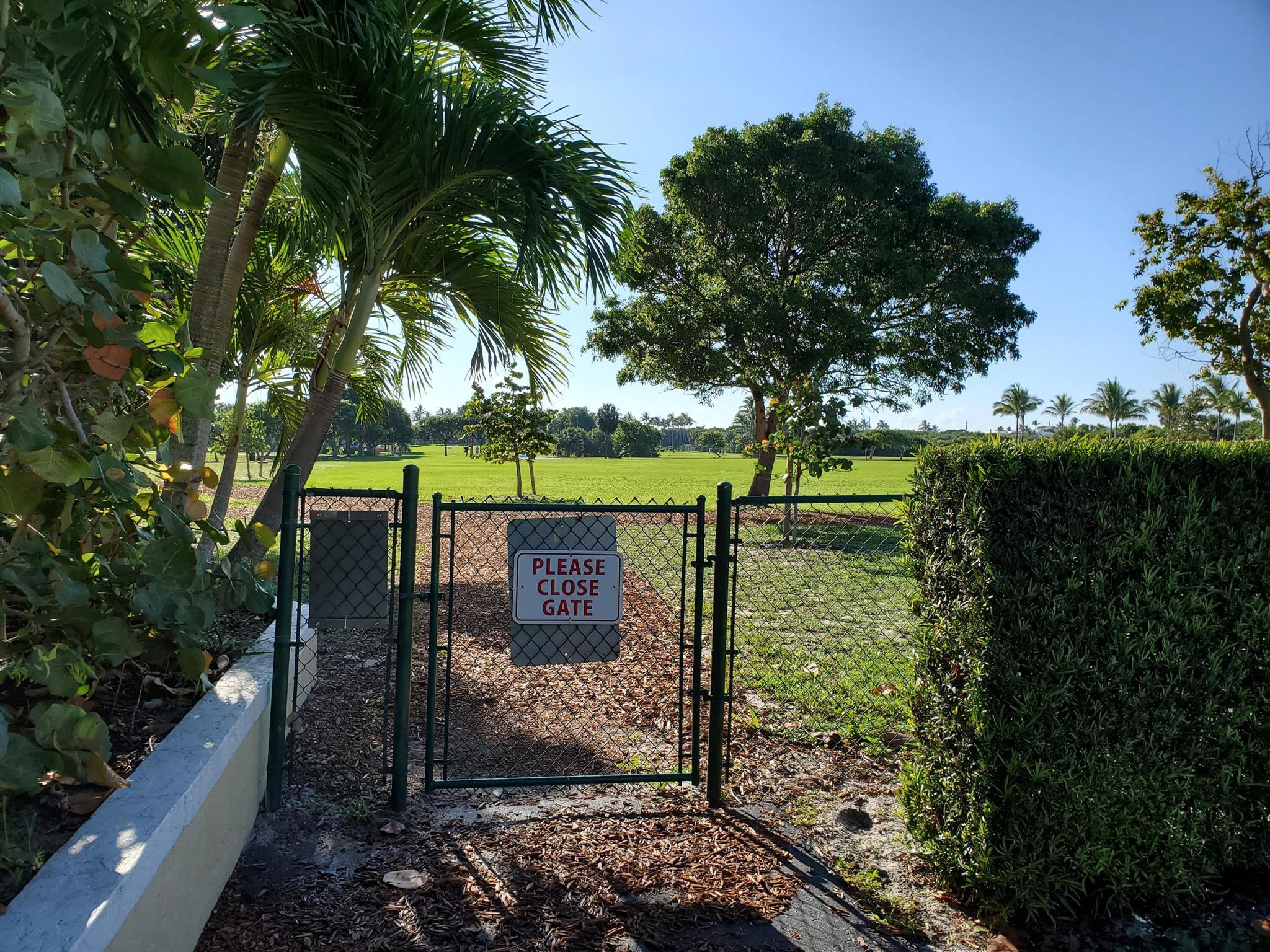 VILLAS ON THE GREEN CONDO - Residential