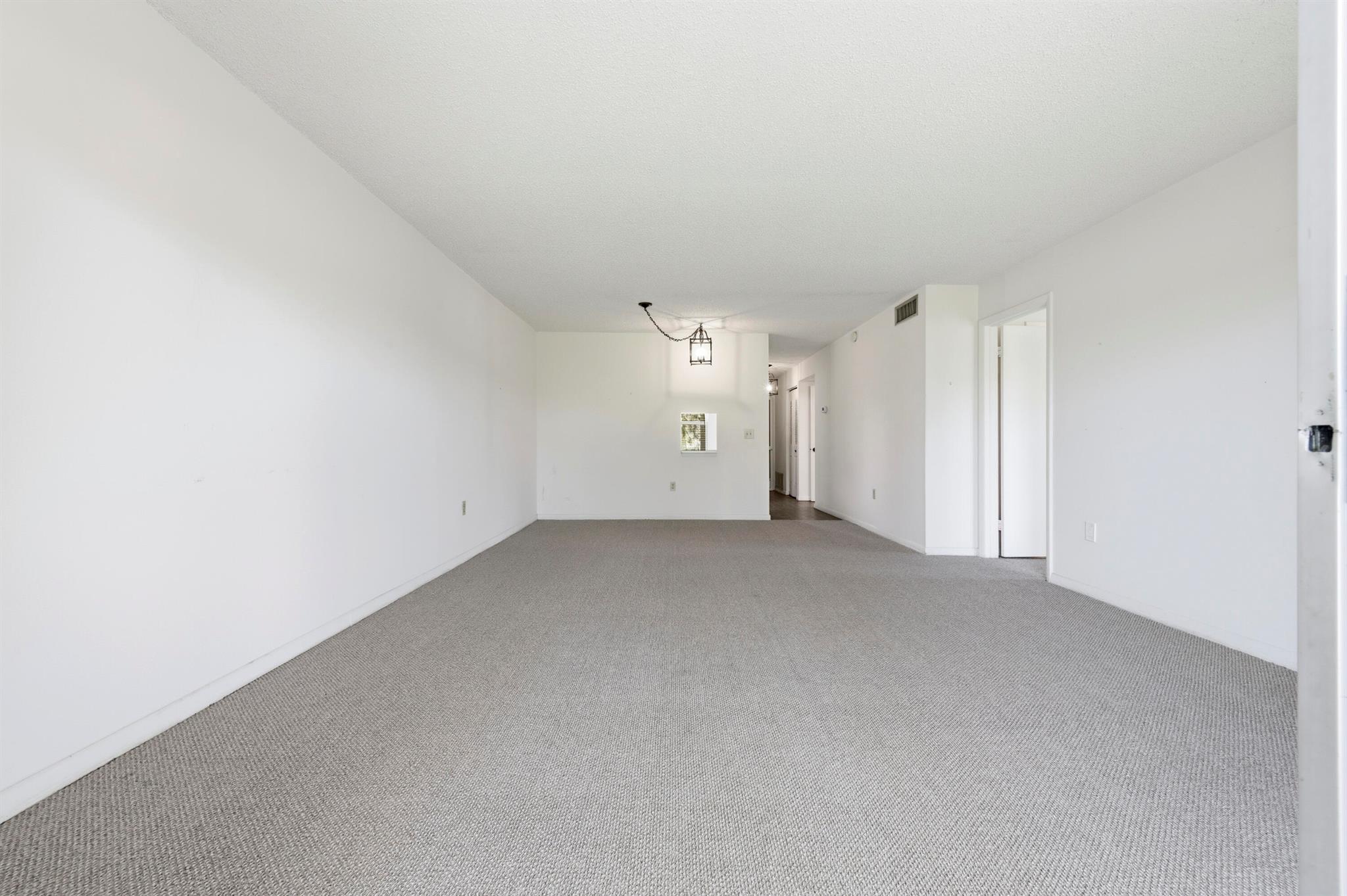 VILLAS ON THE GREEN CONDO - Residential