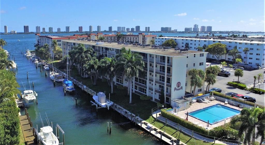 Photo of 109 Paradise Harbour Boulevard #204, North Palm Beach, FL 33408 (MLS # R10774759)