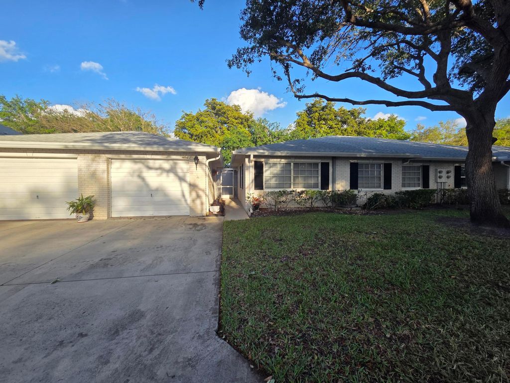 Photo of 10100 S 43rd Trl S #304, Boynton Beach, FL 33436 (MLS # B26004706)
