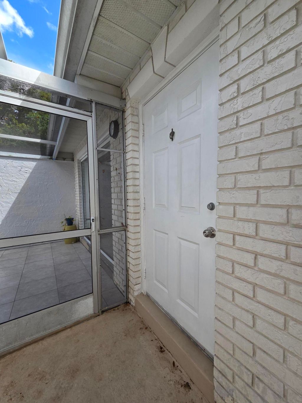 Photo of 10100 S 43rd Trl S #304, Boynton Beach, FL 33436 (MLS # B26004706)