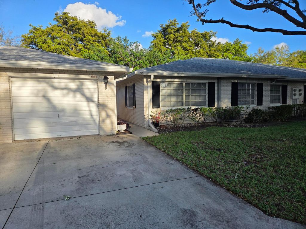 Photo of 10100 S 43rd Trl S #304, Boynton Beach, FL 33436 (MLS # B26004706)