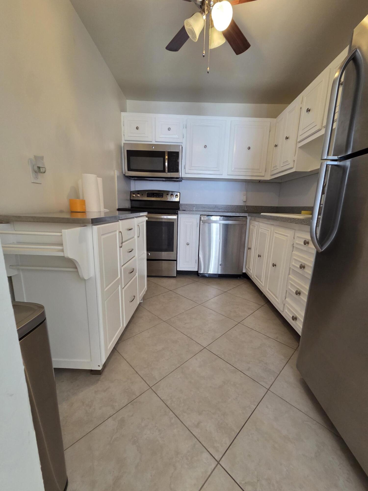 LIMETREE CONDO - Residential Lease