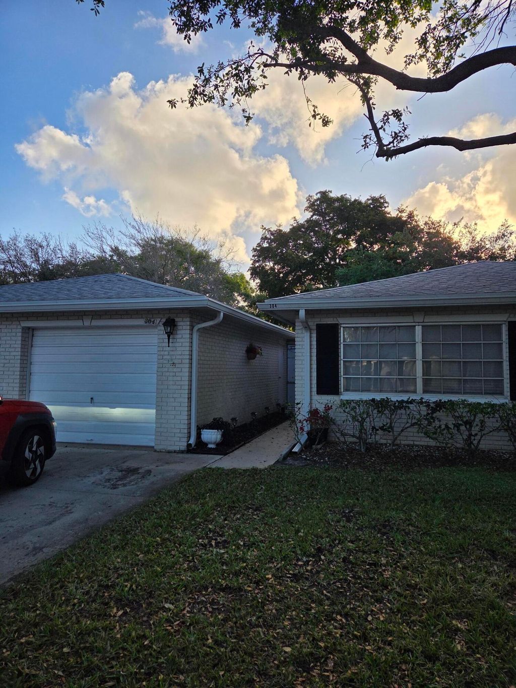 Photo of 10100 S 43rd Trl S #304, Boynton Beach, FL 33436 (MLS # B26004706)