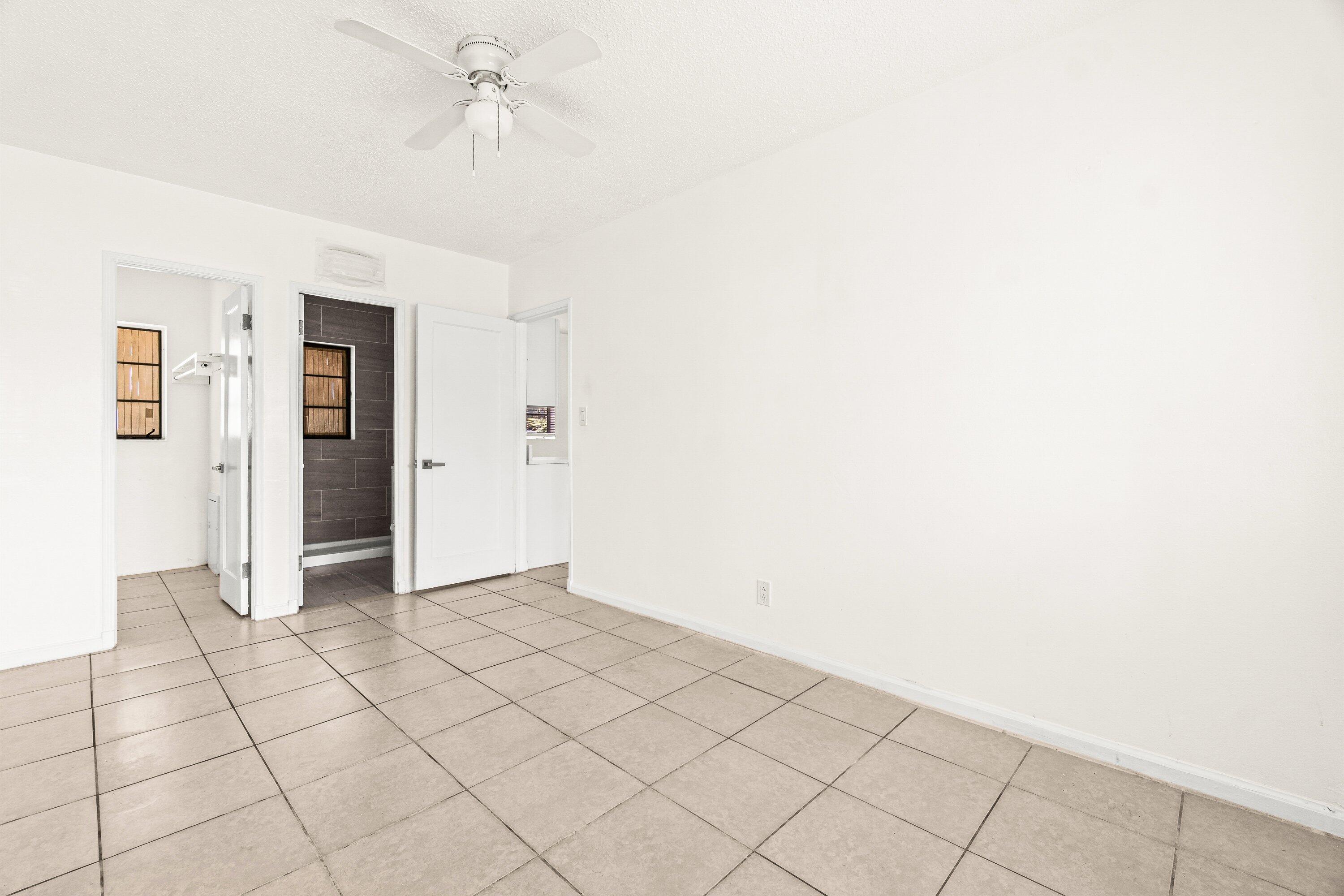 LAKEVIEW MANOR - Residential Lease