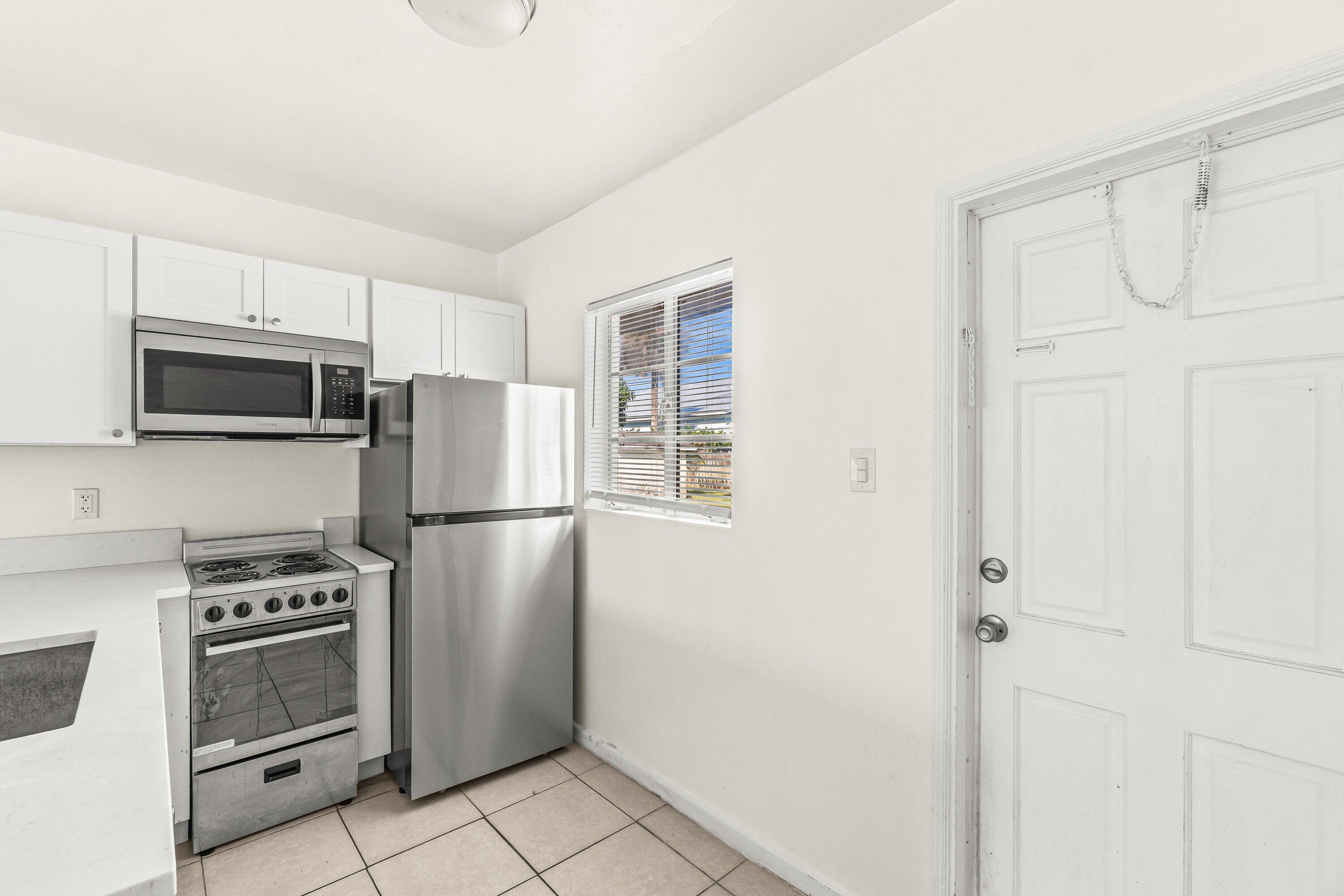 LAKEVIEW MANOR - Residential Lease