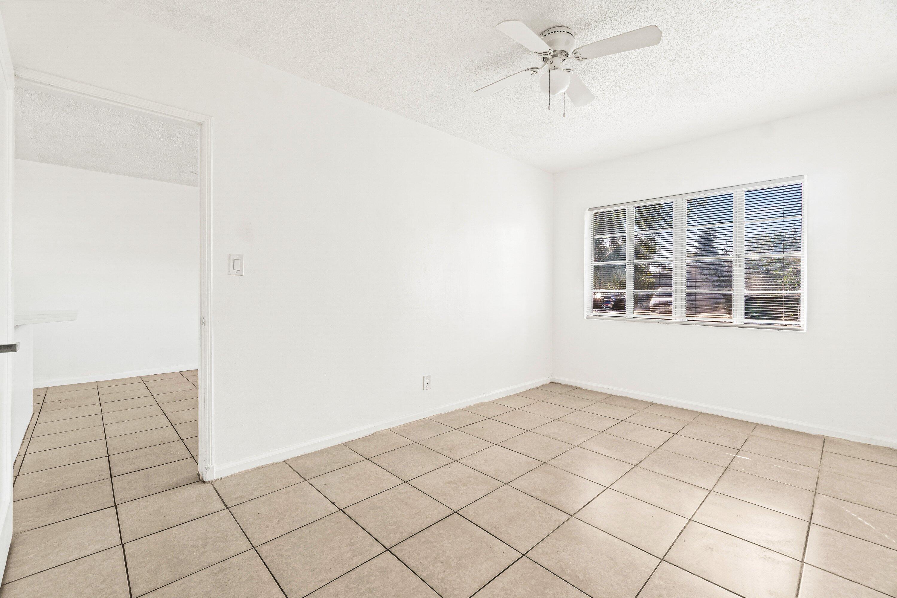 LAKEVIEW MANOR - Residential Lease