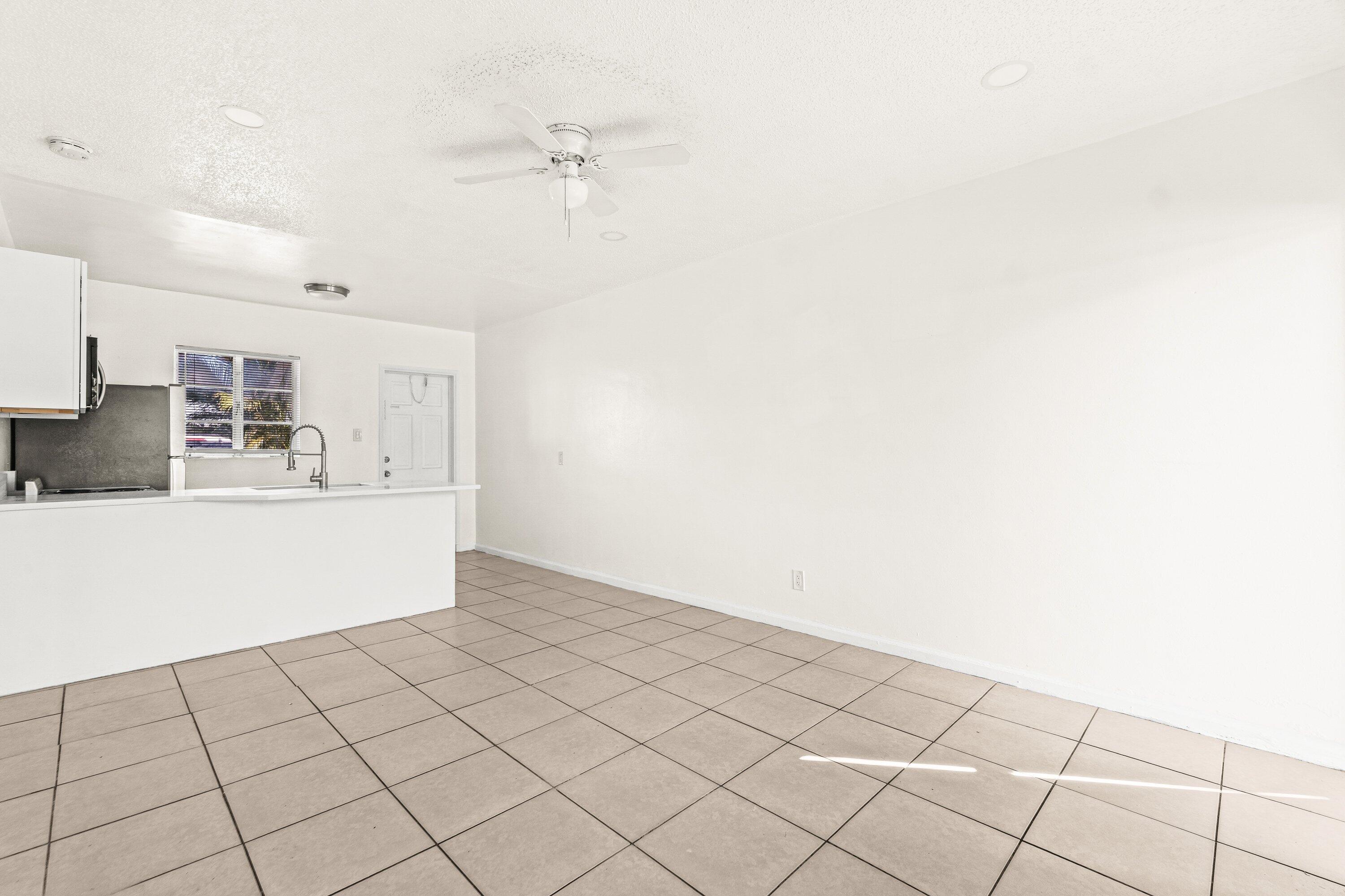 LAKEVIEW MANOR - Residential Lease