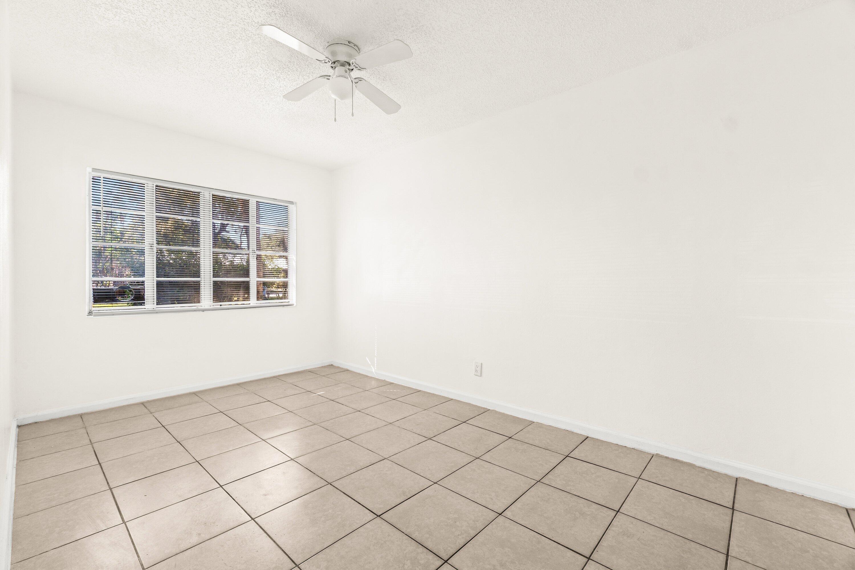 LAKEVIEW MANOR - Residential Lease