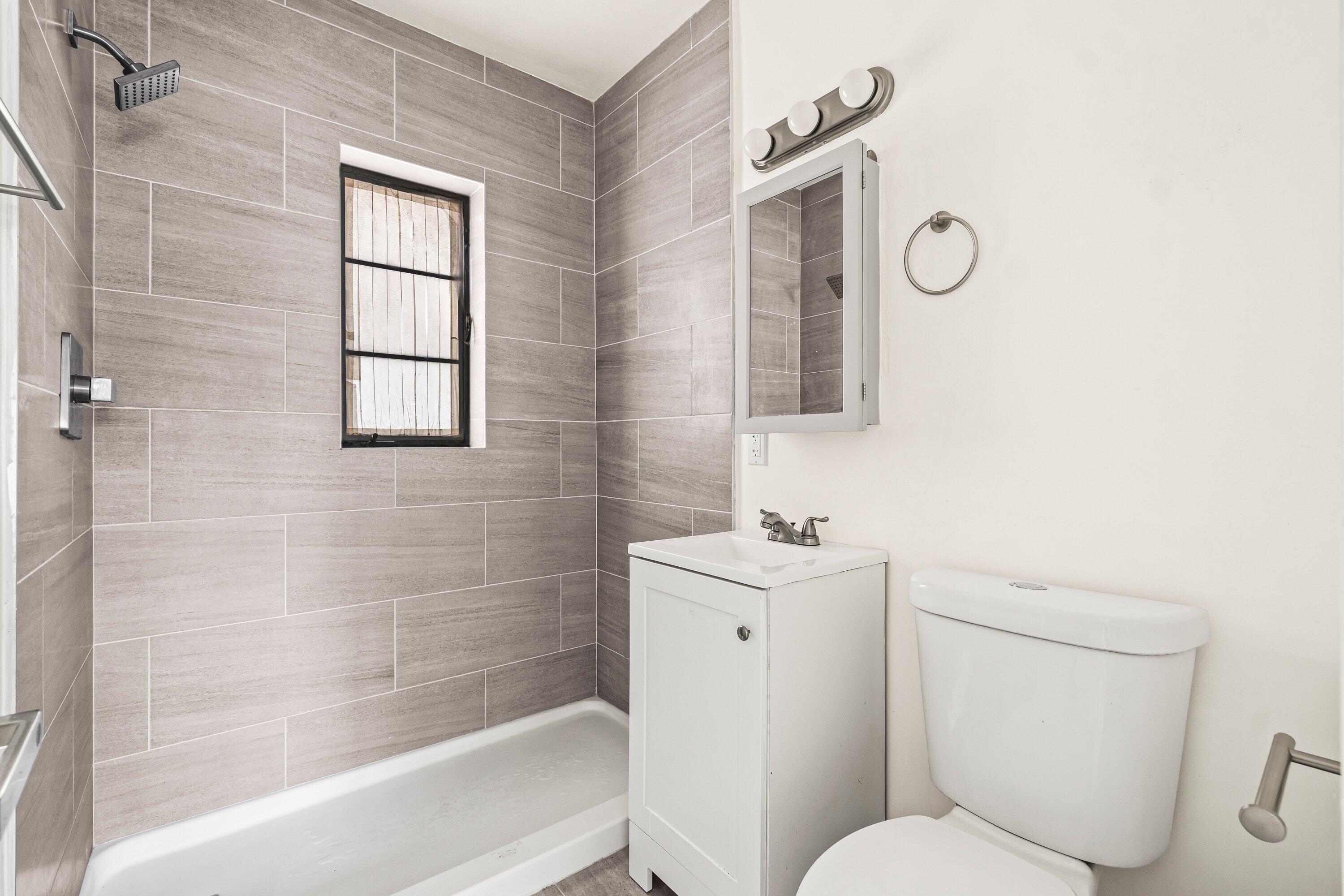 LAKEVIEW MANOR - Residential Lease