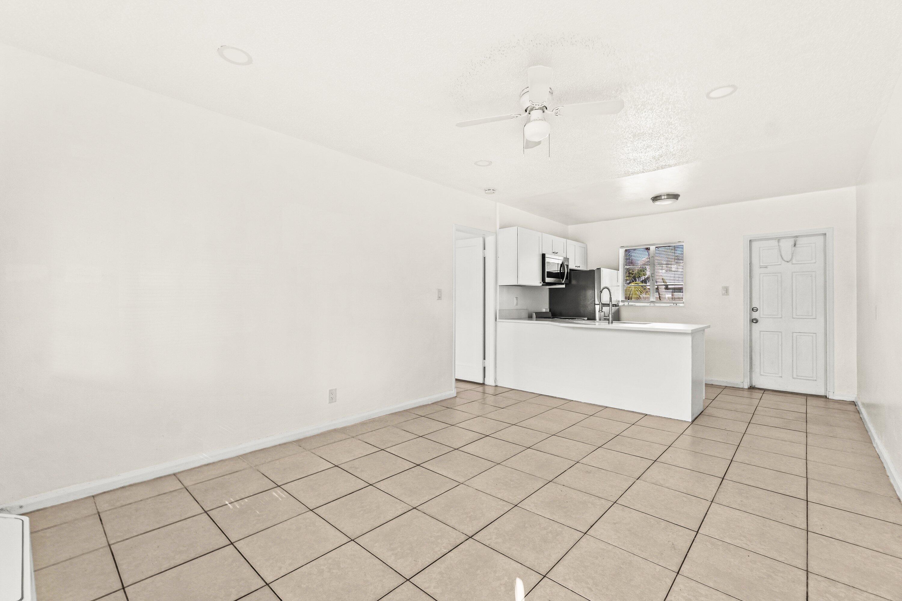 LAKEVIEW MANOR - Residential Lease