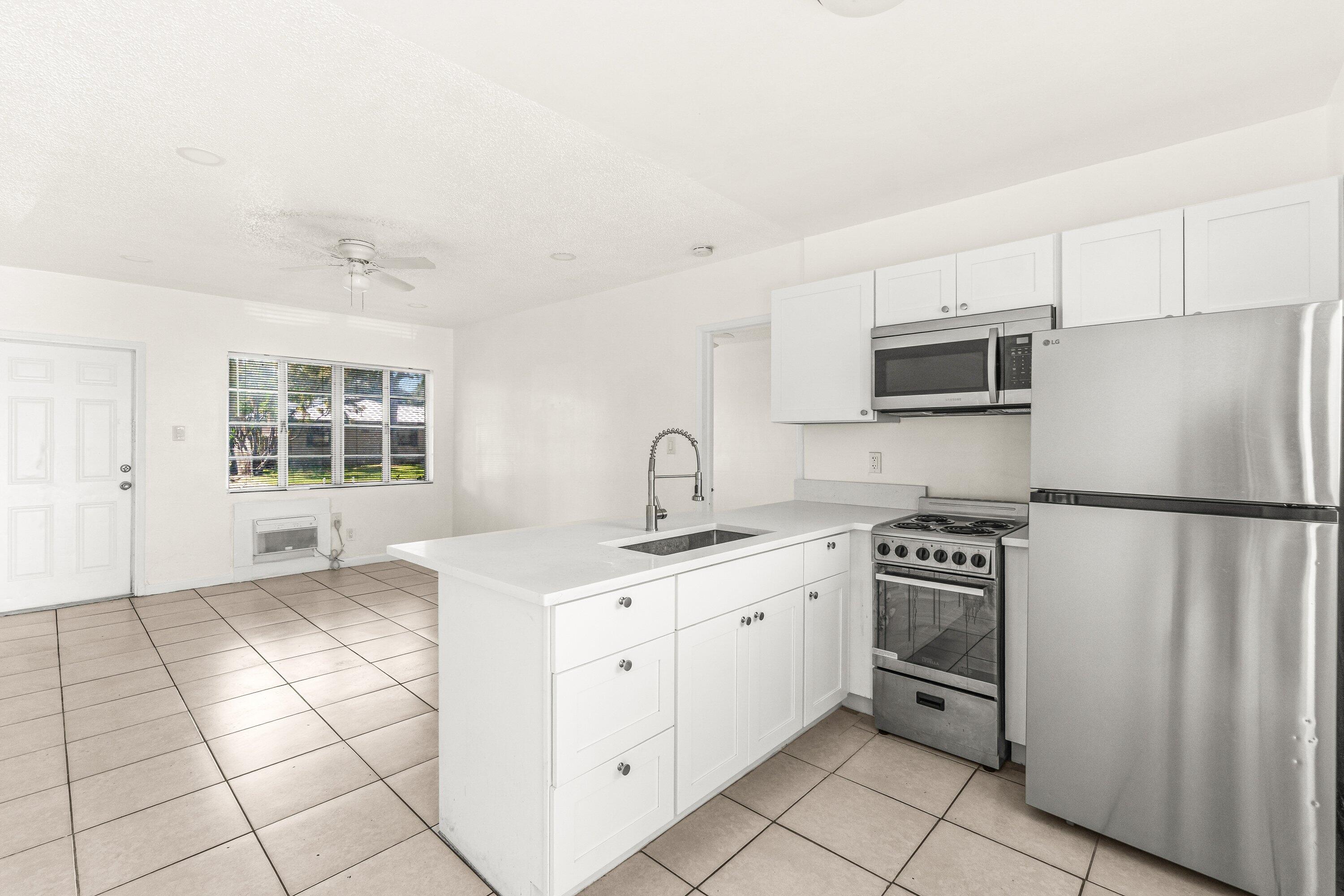 LAKEVIEW MANOR - Residential Lease