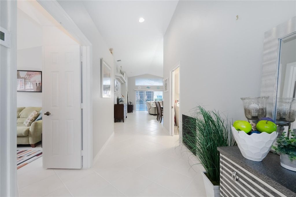 Photo of 13851 Via Vittoria, Delray Beach, FL 33446 (MLS # F10537182)