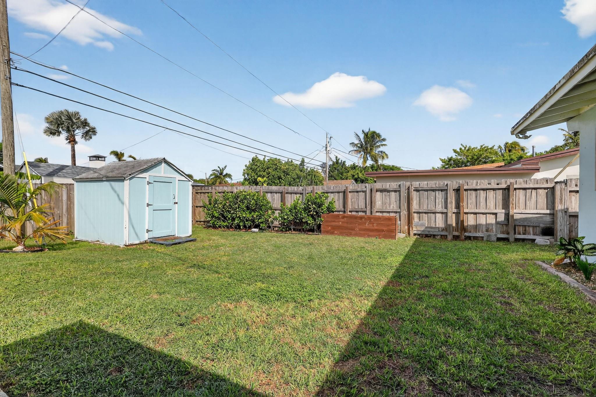 SOUTH CORAL HOMES SEC 2 - Residential