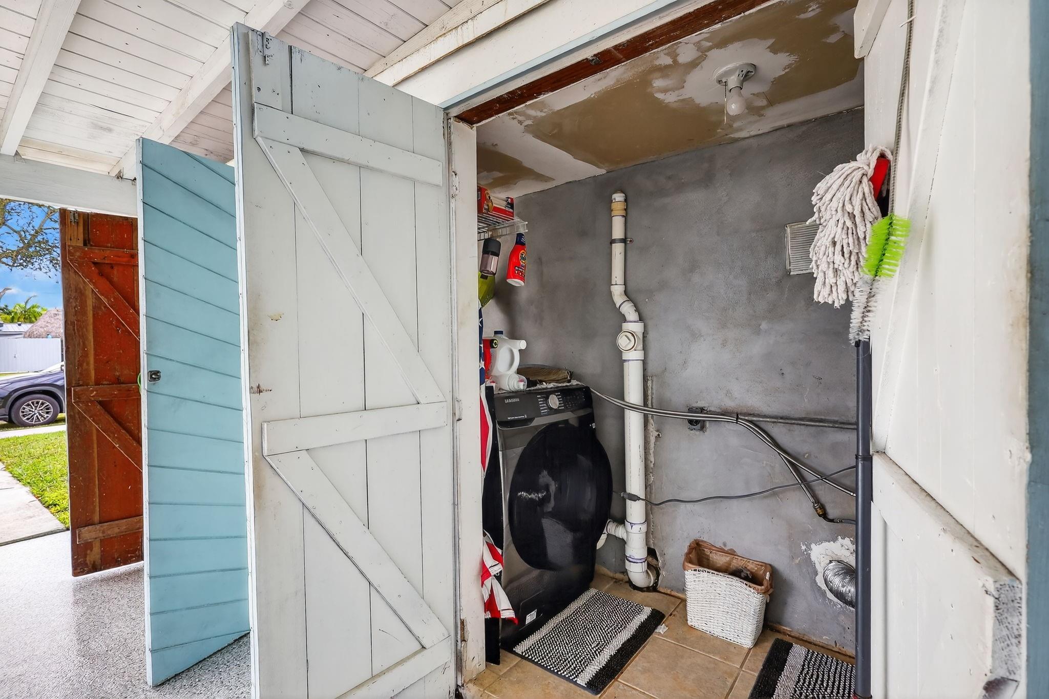 SOUTH CORAL HOMES SEC 2 - Residential