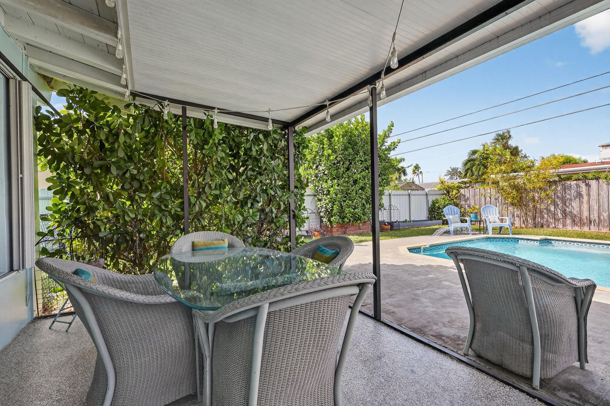 SOUTH CORAL HOMES SEC 2 - Residential