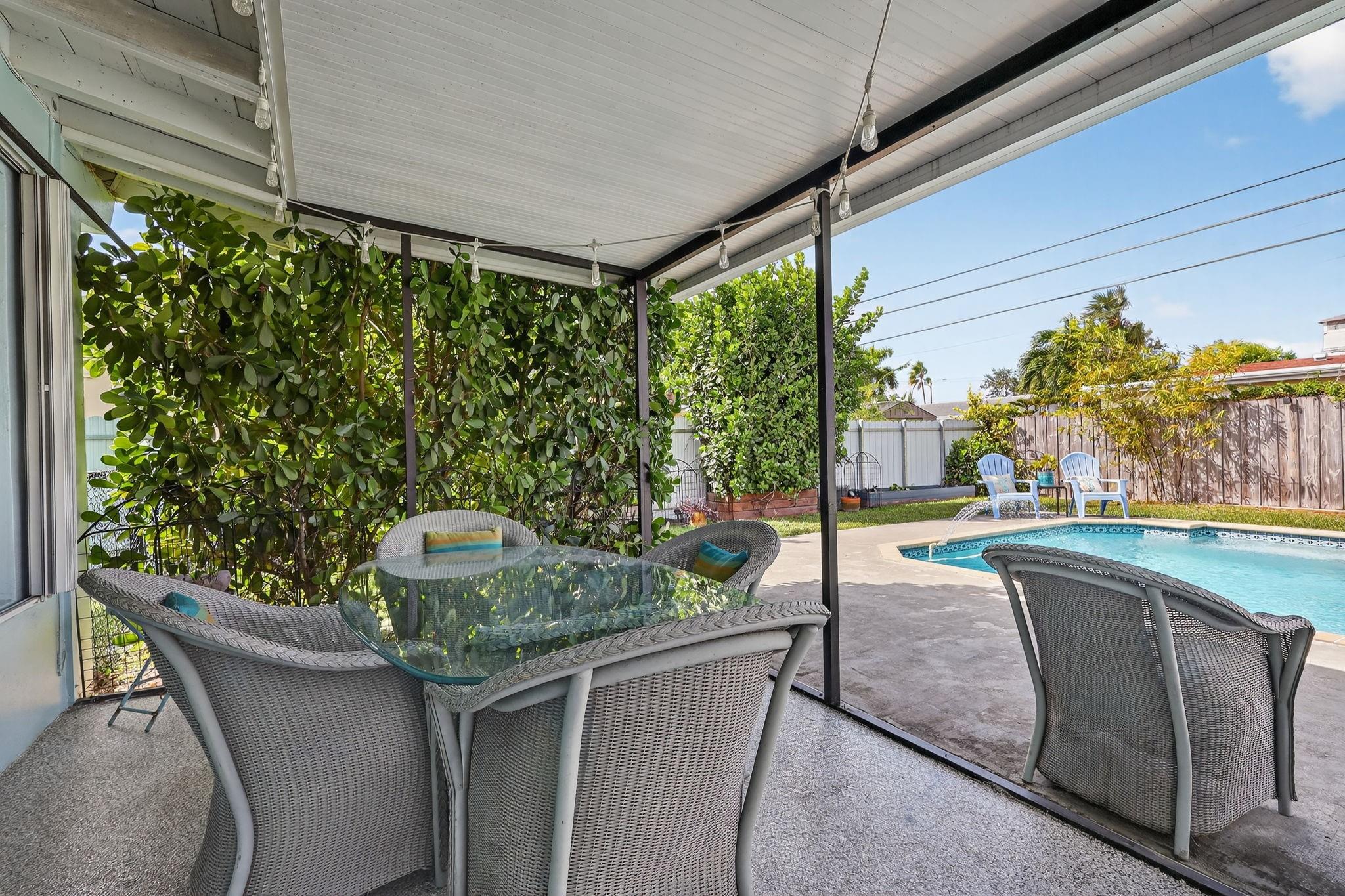 SOUTH CORAL HOMES SEC 2 - Residential