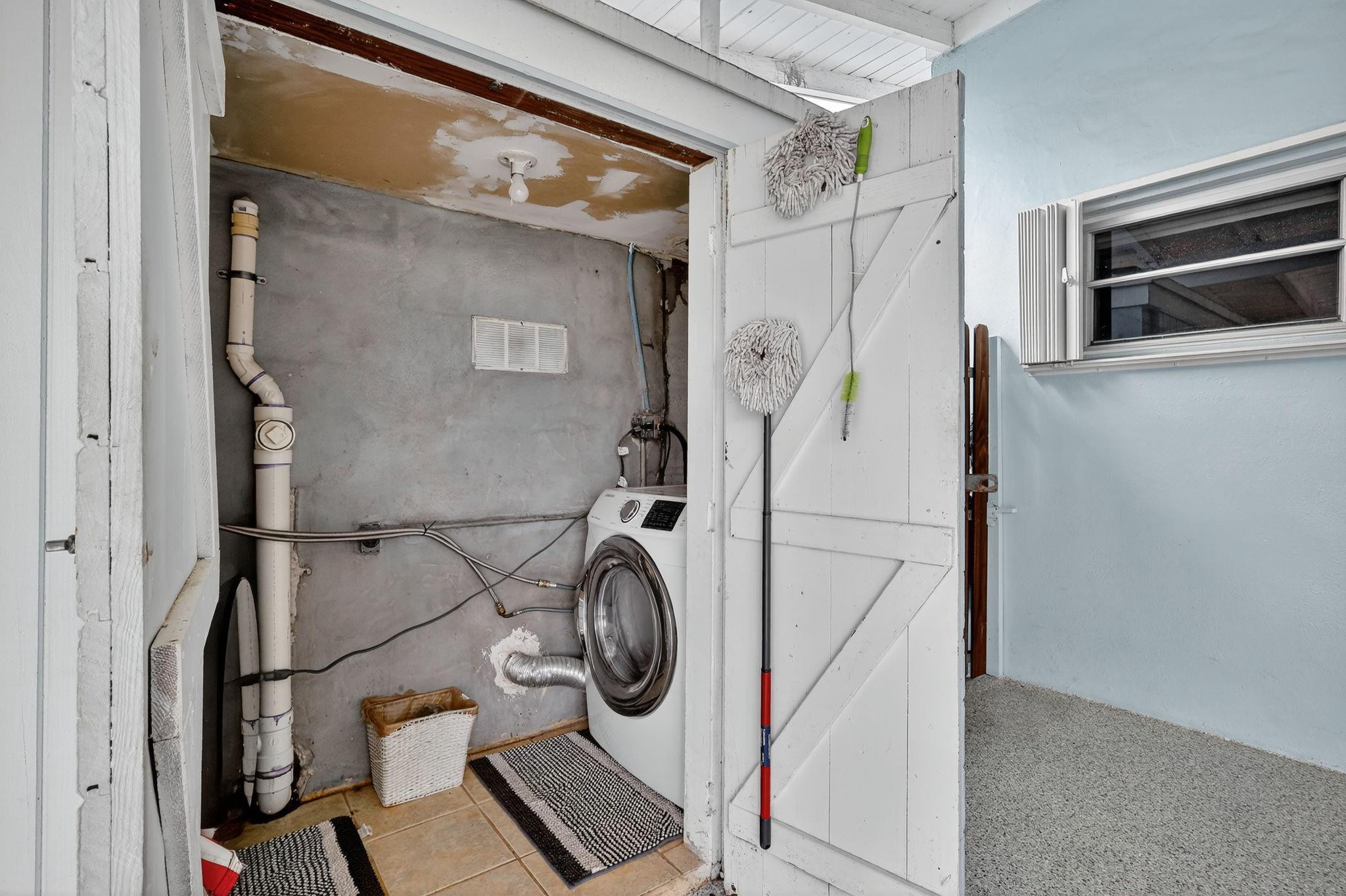 SOUTH CORAL HOMES SEC 2 - Residential