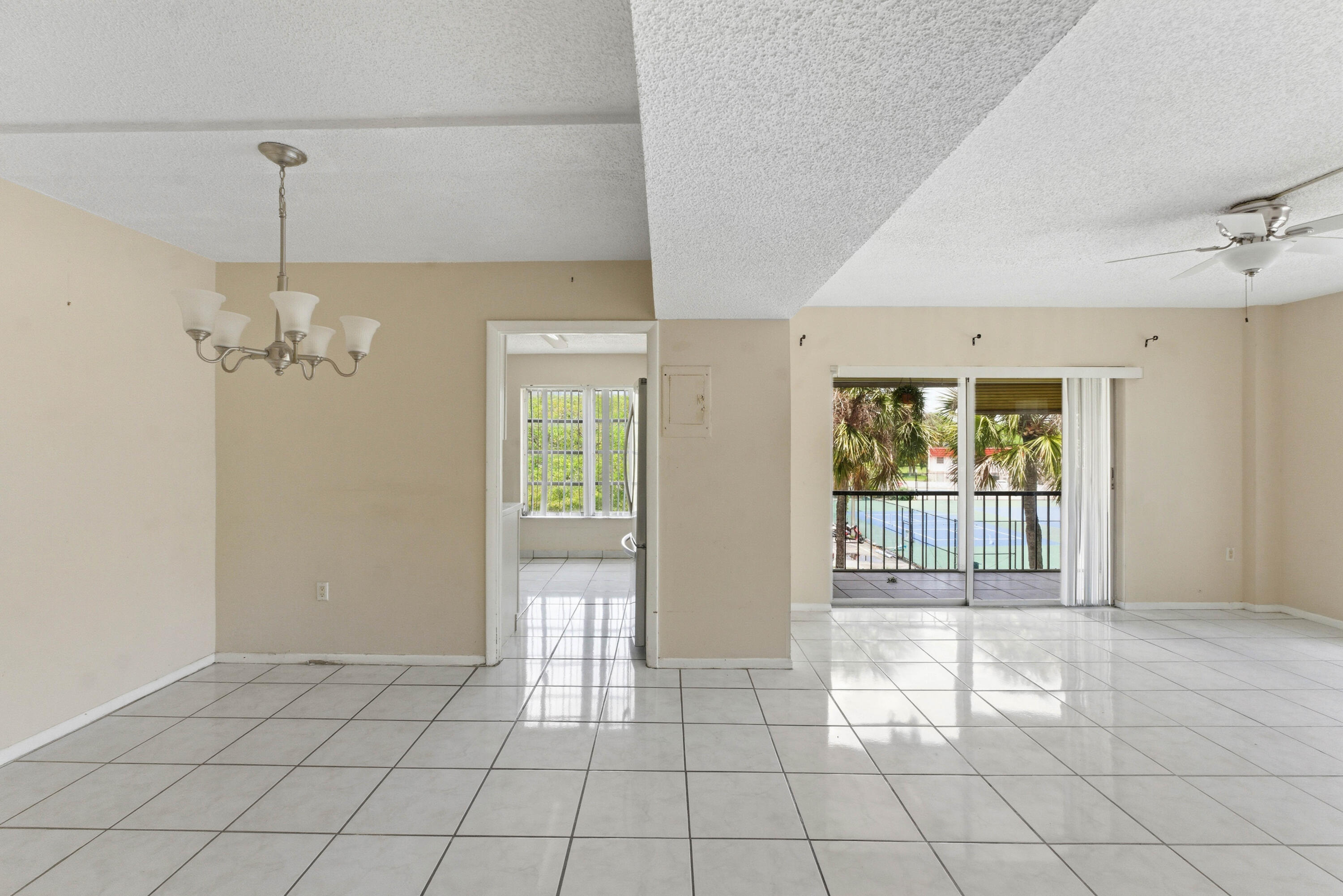 MANORS OF INVERRARY I-1 - Residential Lease