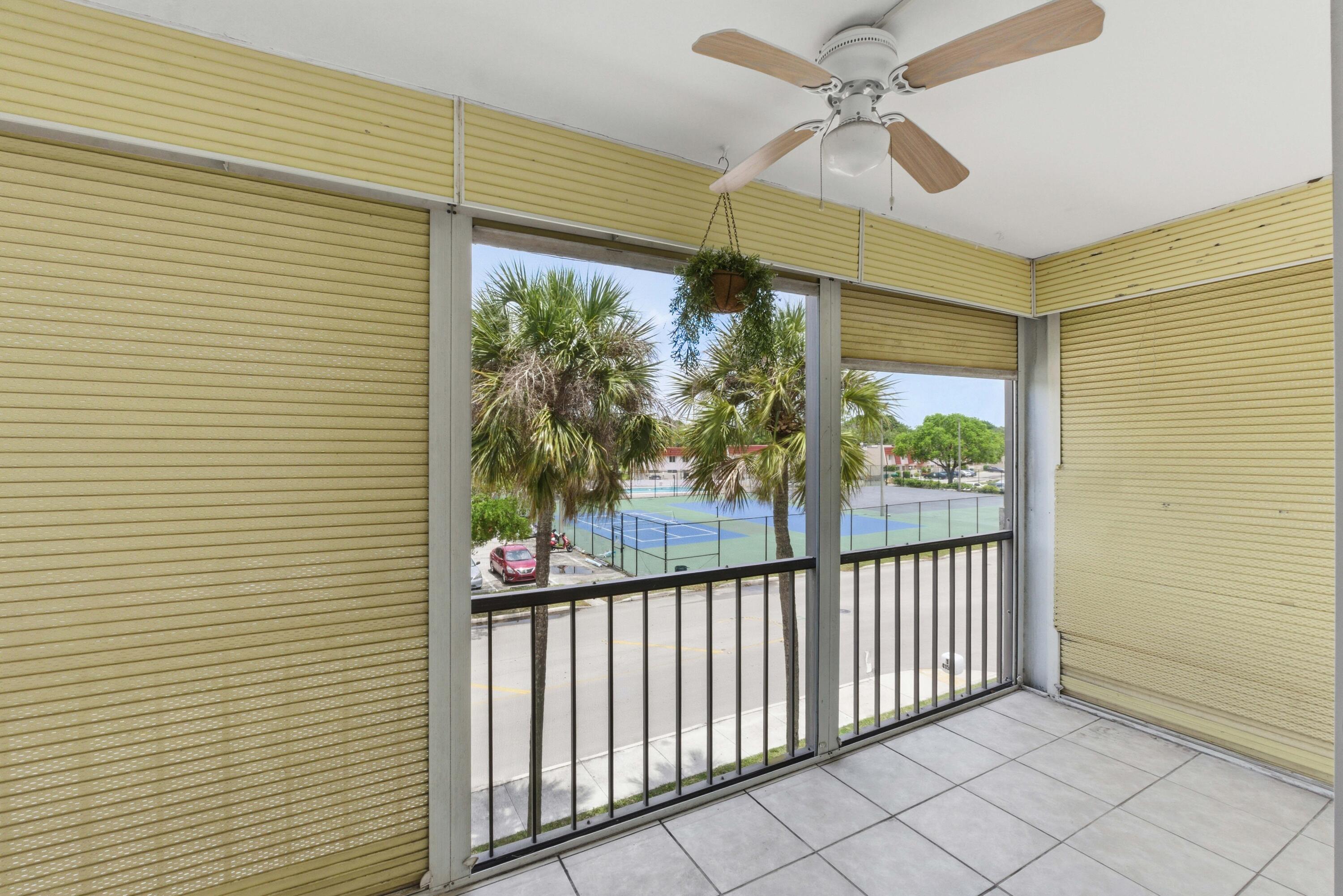 MANORS OF INVERRARY I-1 - Residential Lease