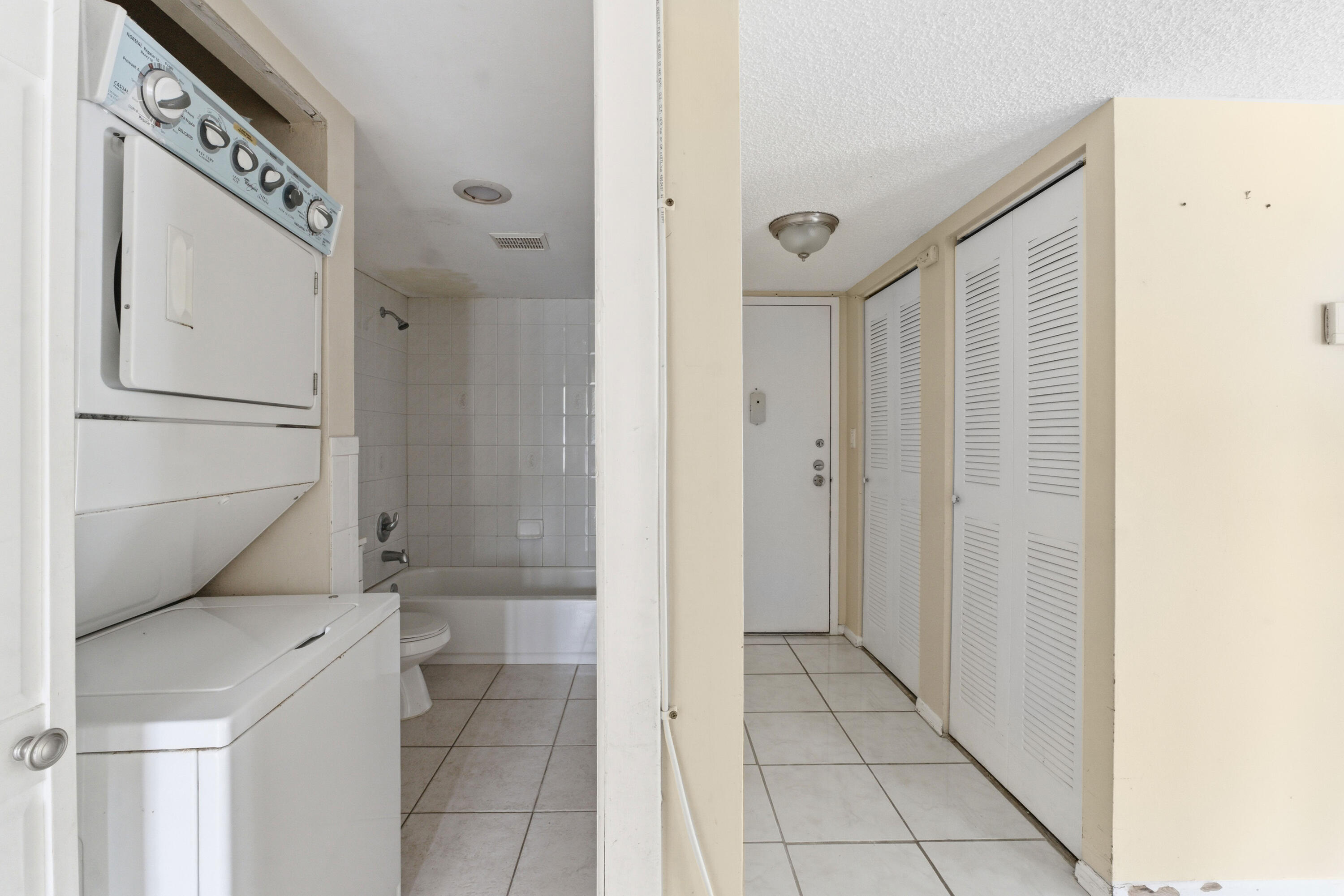 MANORS OF INVERRARY I-1 - Residential Lease