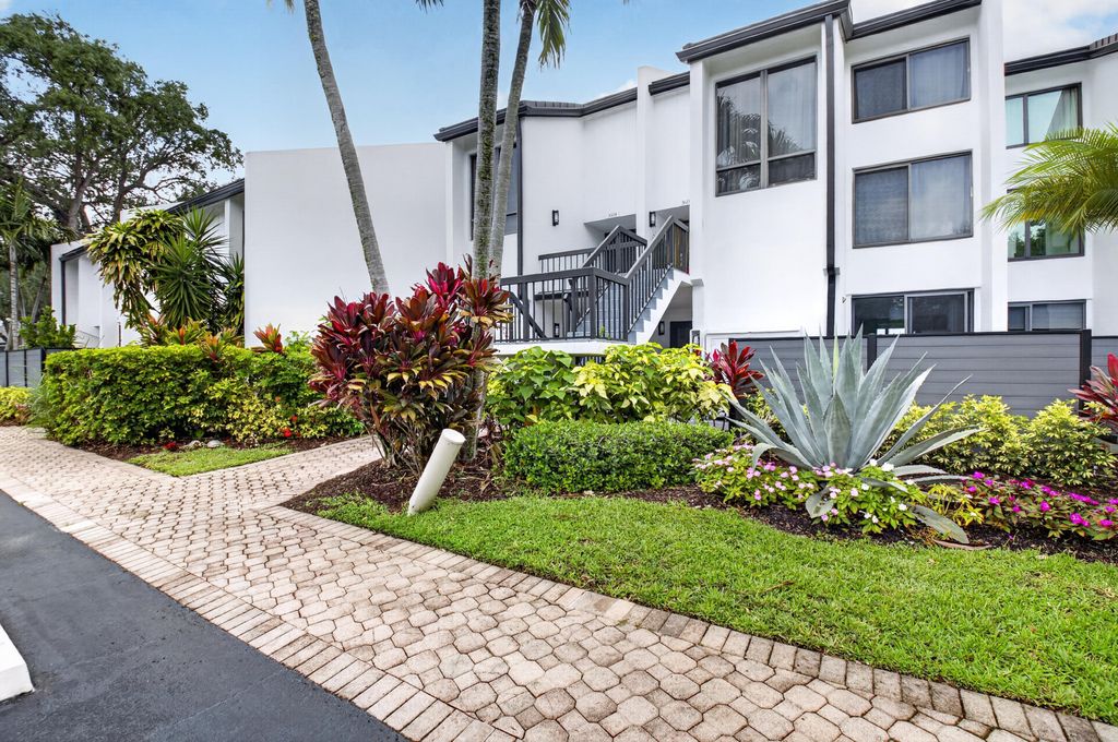 Photo of 3604 Bridgewood Drive #3604, Boca Raton, FL 33434 (MLS # B26025155)