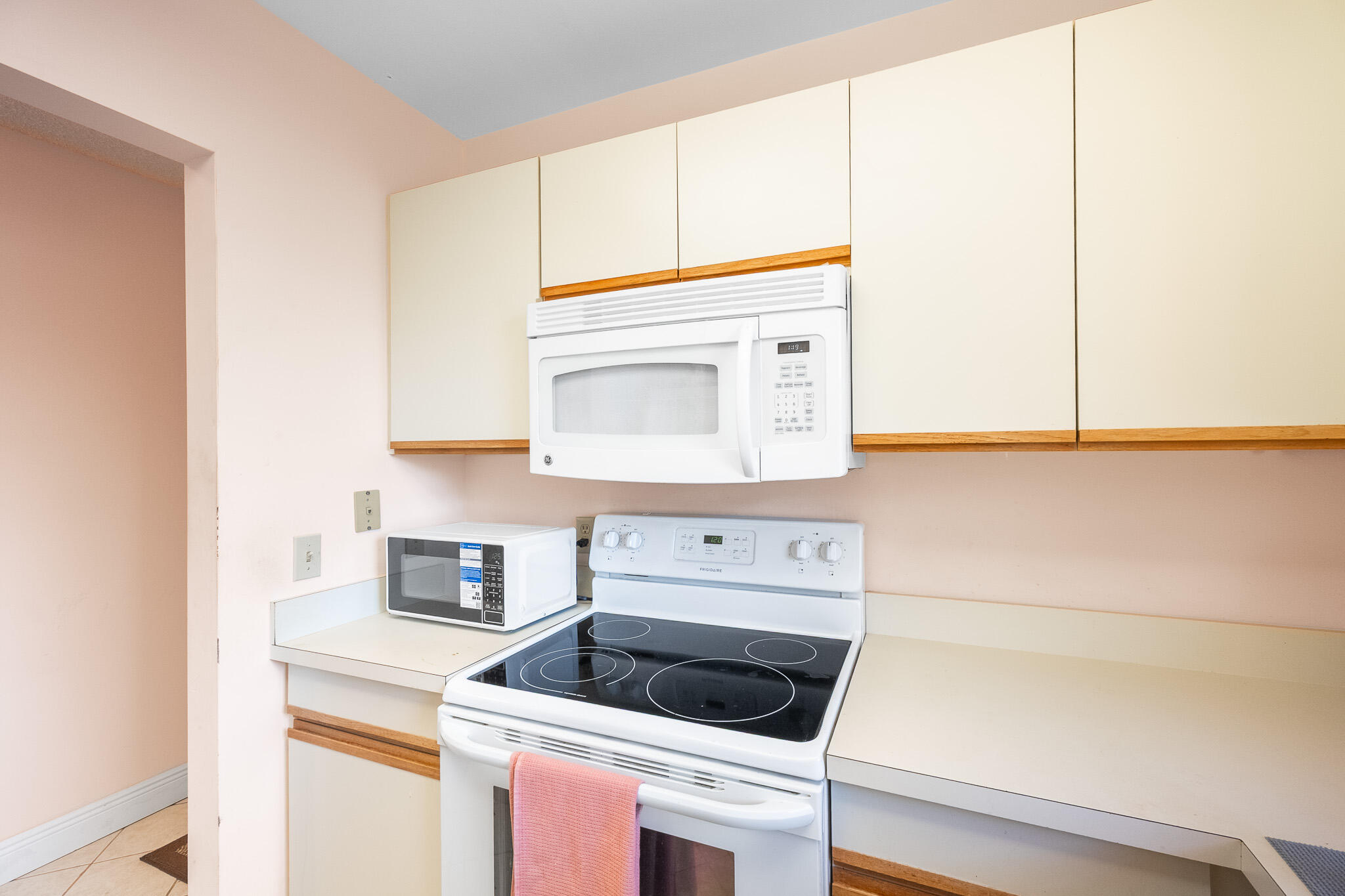 VISTA ST LUCIE BUILDINGS 9 THRU 20 - Residential Lease