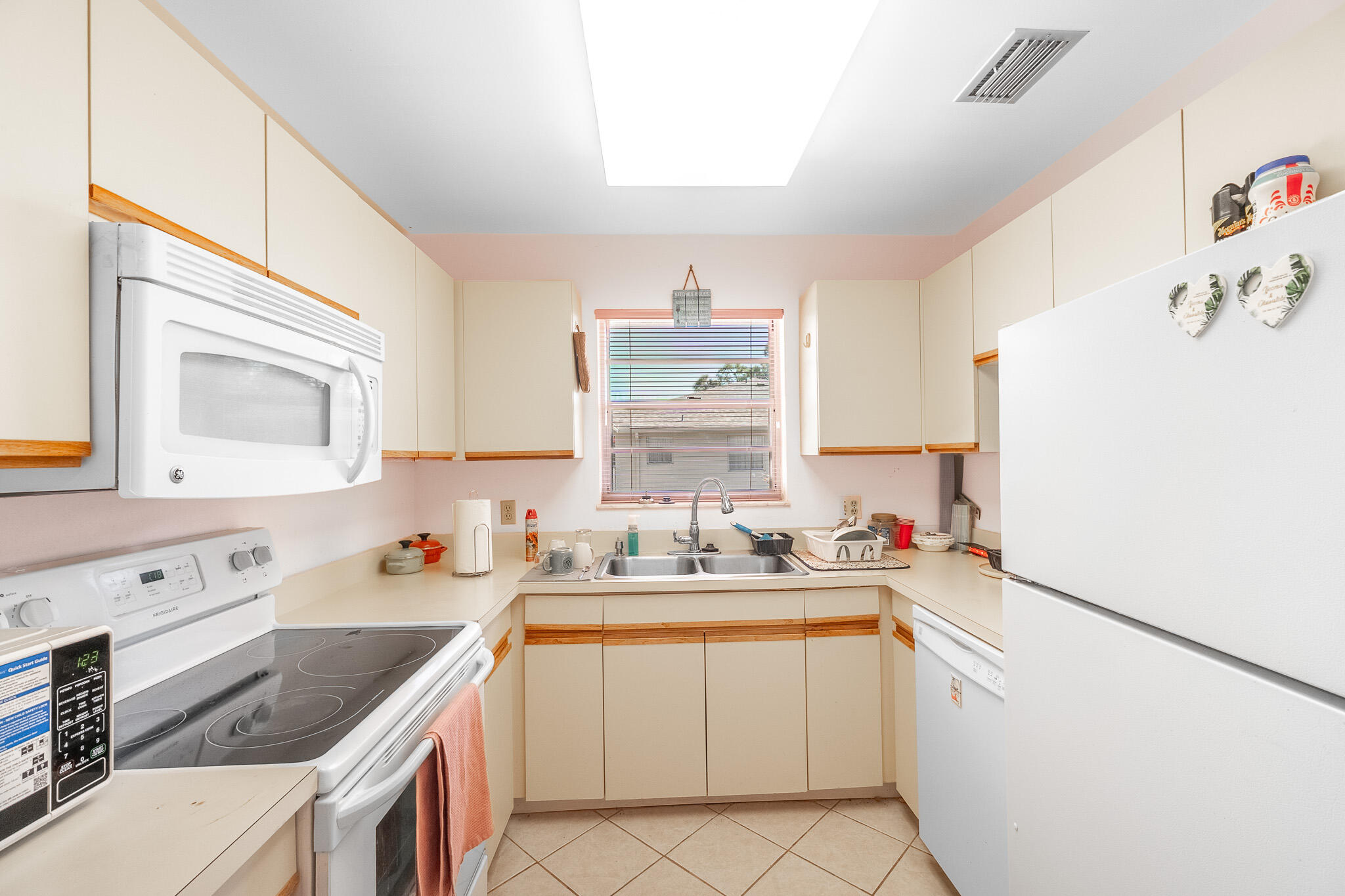 VISTA ST LUCIE BUILDINGS 9 THRU 20 - Residential Lease