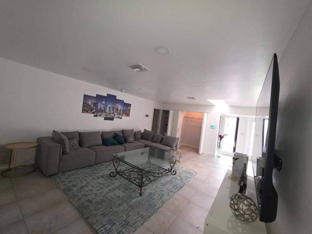 PLANTATION GARDENS SEC 5 - Residential Lease