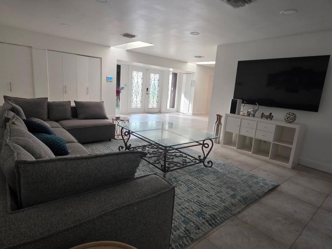 PLANTATION GARDENS SEC 5 - Residential Lease