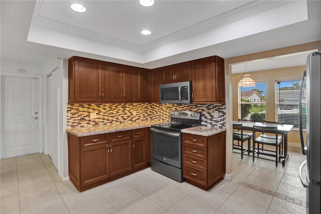 Westchester 72-43 B - Residential