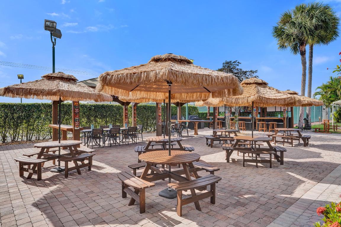 140 Lake Meryl Drive 140