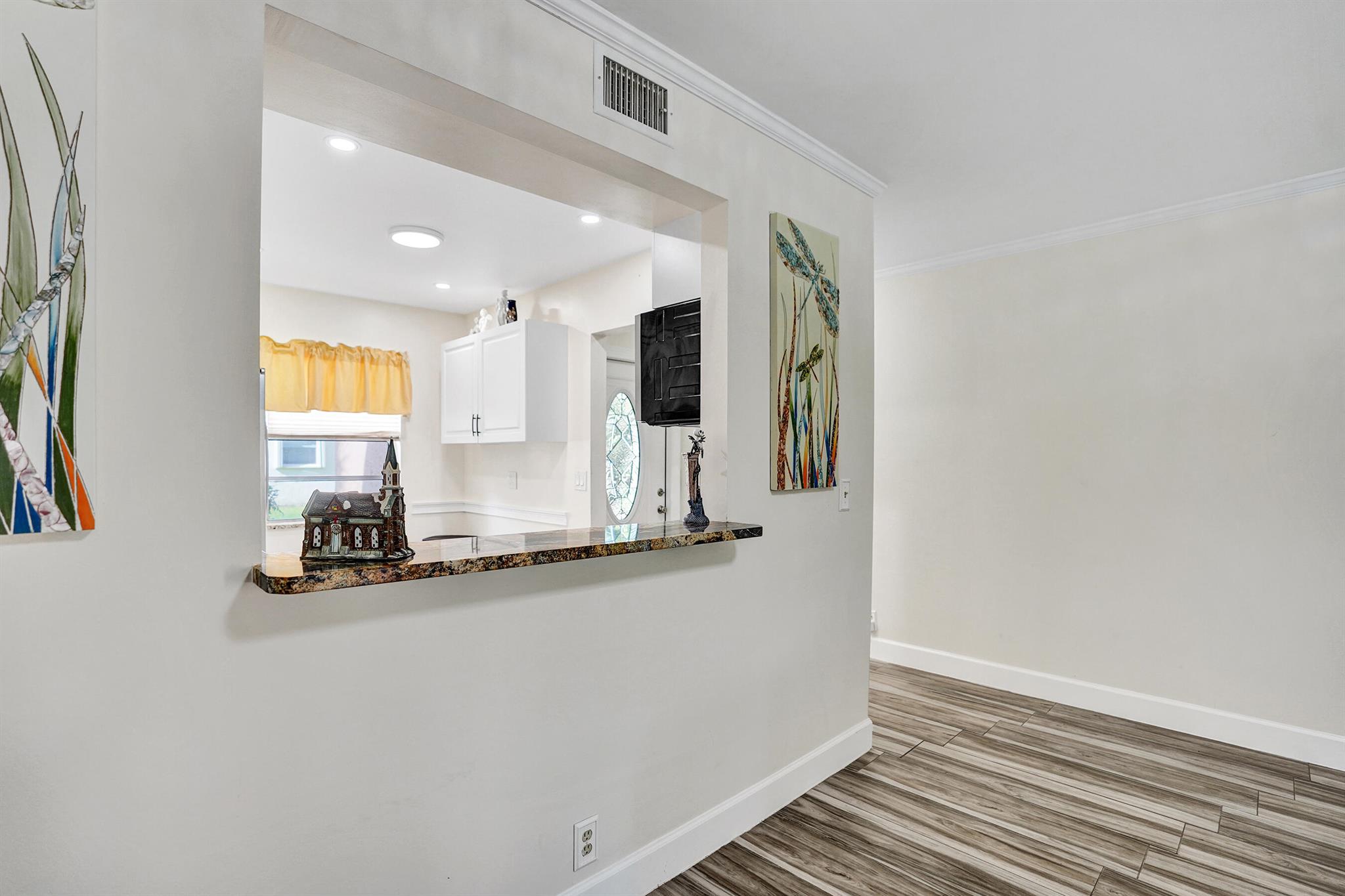 GOLDEN LAKES VILLAGE COND - Residential