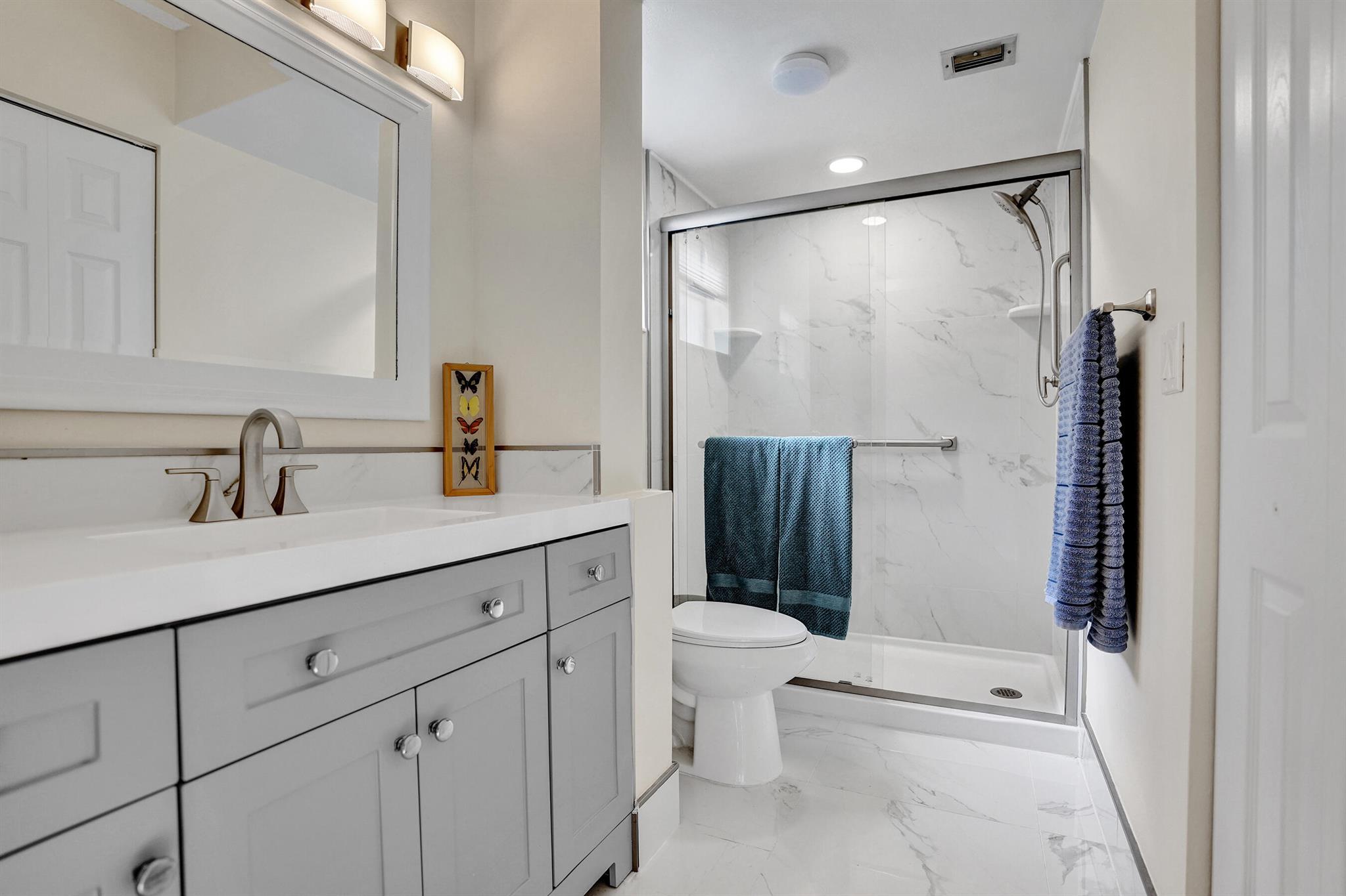 GOLDEN LAKES VILLAGE COND - Residential