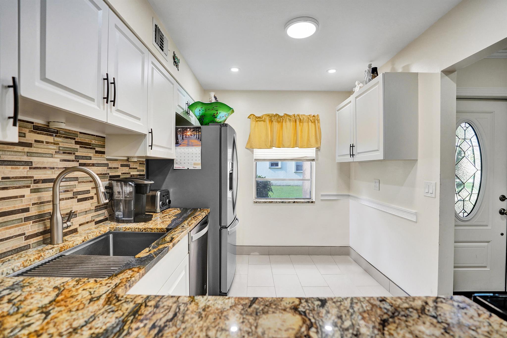 GOLDEN LAKES VILLAGE COND - Residential