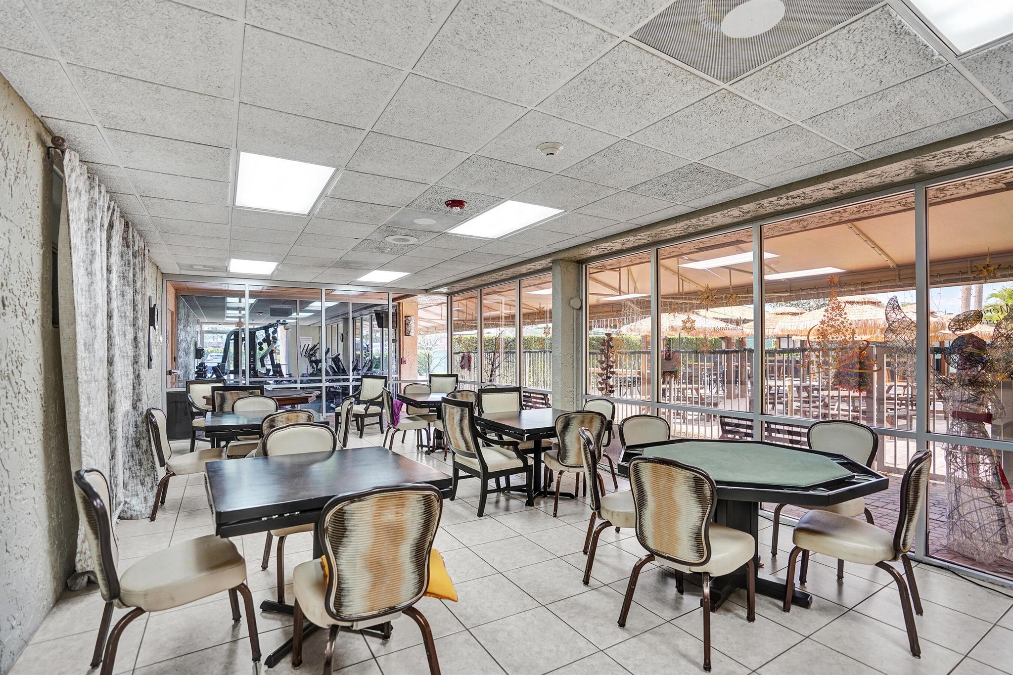 GOLDEN LAKES VILLAGE COND - Residential